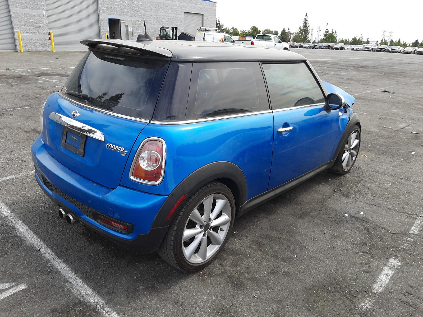 Photo 4 from auction – 2011 MINI COOPER S with VIN WMWSV3C56BTY10881
