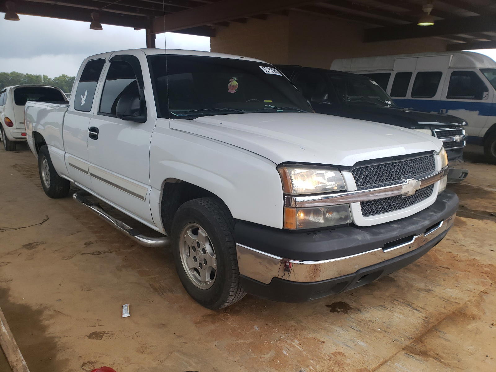 CHEVROLET SILVERADO 2004 with VIN 2GCEC19T641337184 - Photo from auction