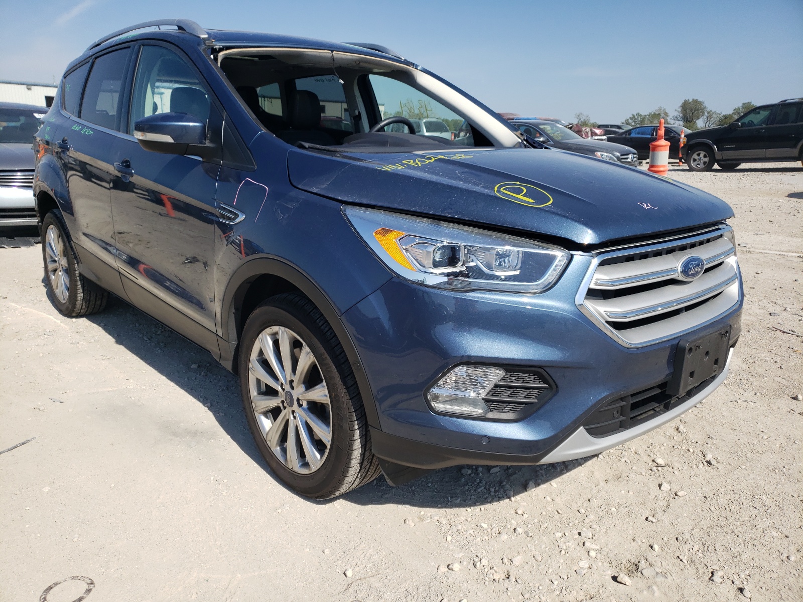 FORD ESCAPE TIT 2018 مع رقم تعريف المركبة 1FMCU9J98JUB02428 - صورة من المزاد