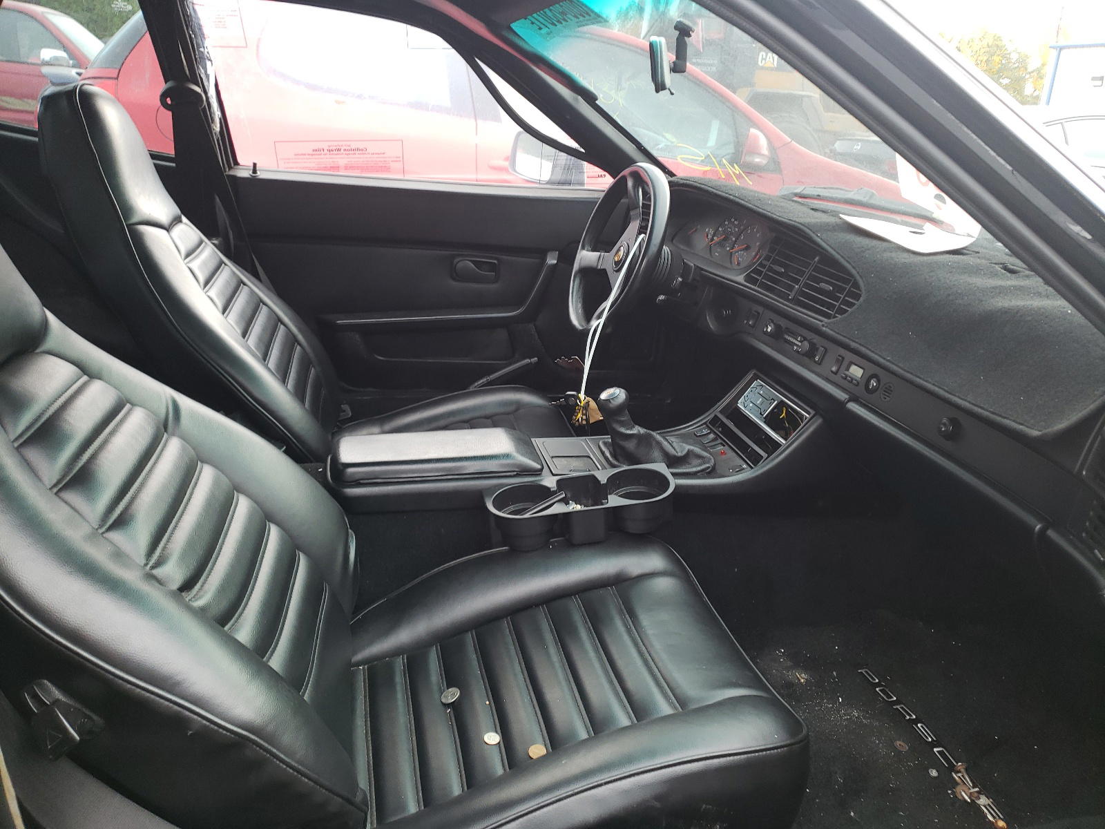 Photo 5 from auction – 1986 PORSCHE 944 with VIN WP0AA0944GN459830