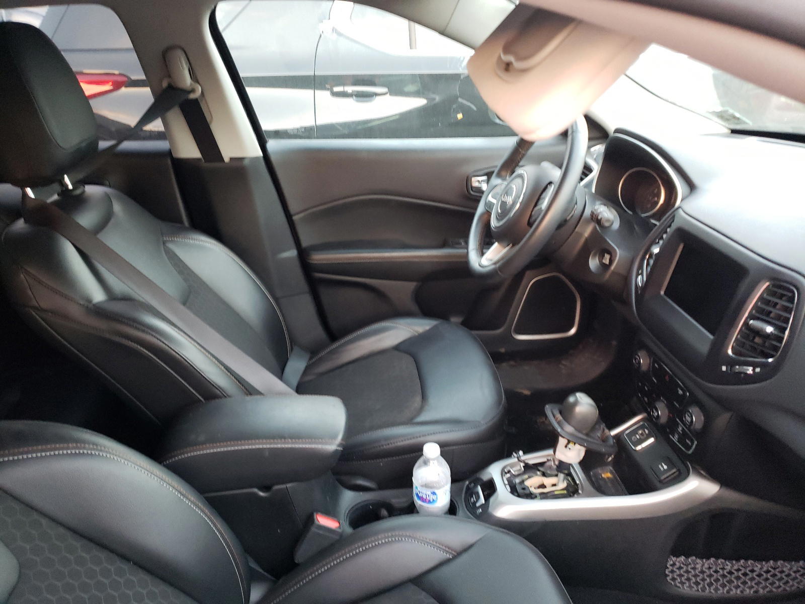 Photo 9 from auction – 2018 JEEP COMPASS LA with VIN 3C4NJCBB0JT193841