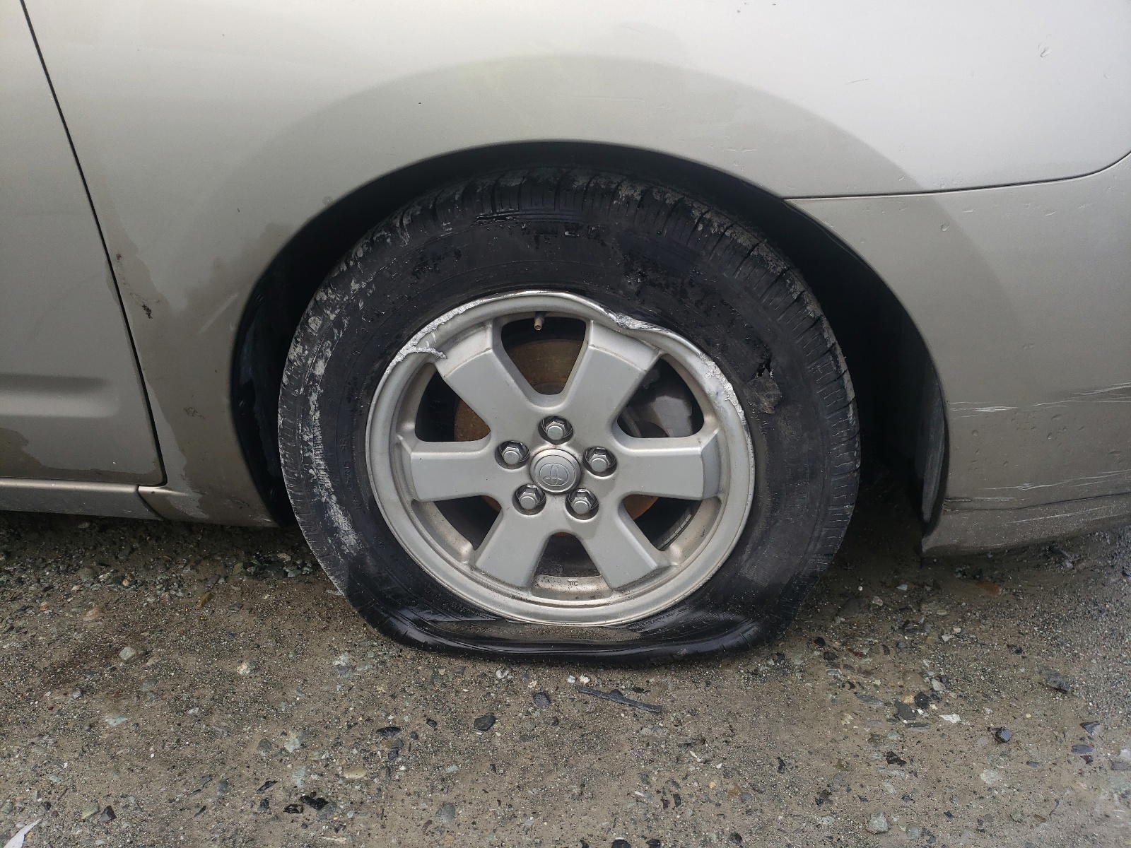 Photo 9 from auction – 2005 TOYOTA PRIUS with VIN JTDKB20U853055366