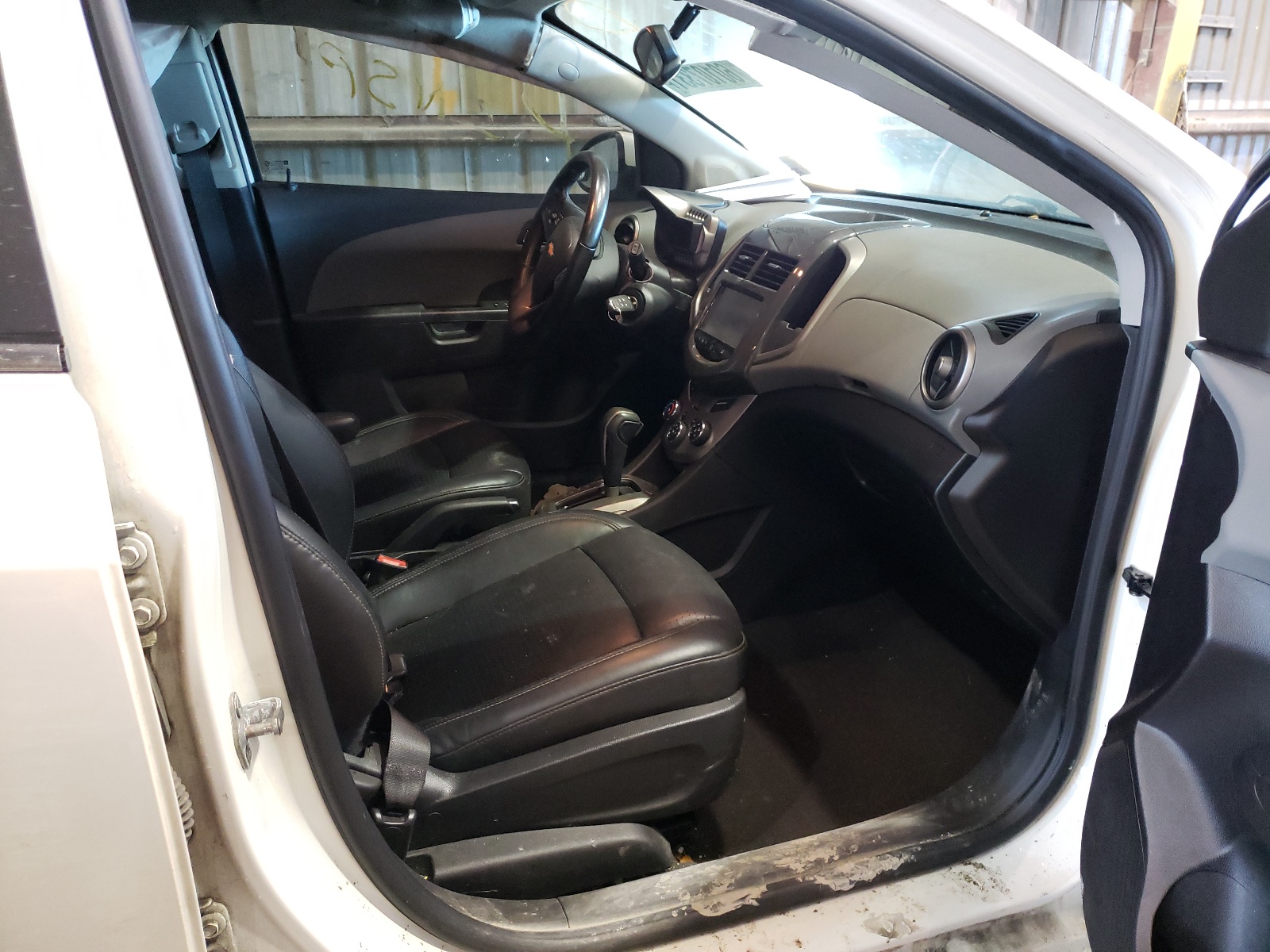 Photo 6 from auction – 2015 CHEVROLET SONIC LTZ with VIN 1G1JE6SB4F4202678