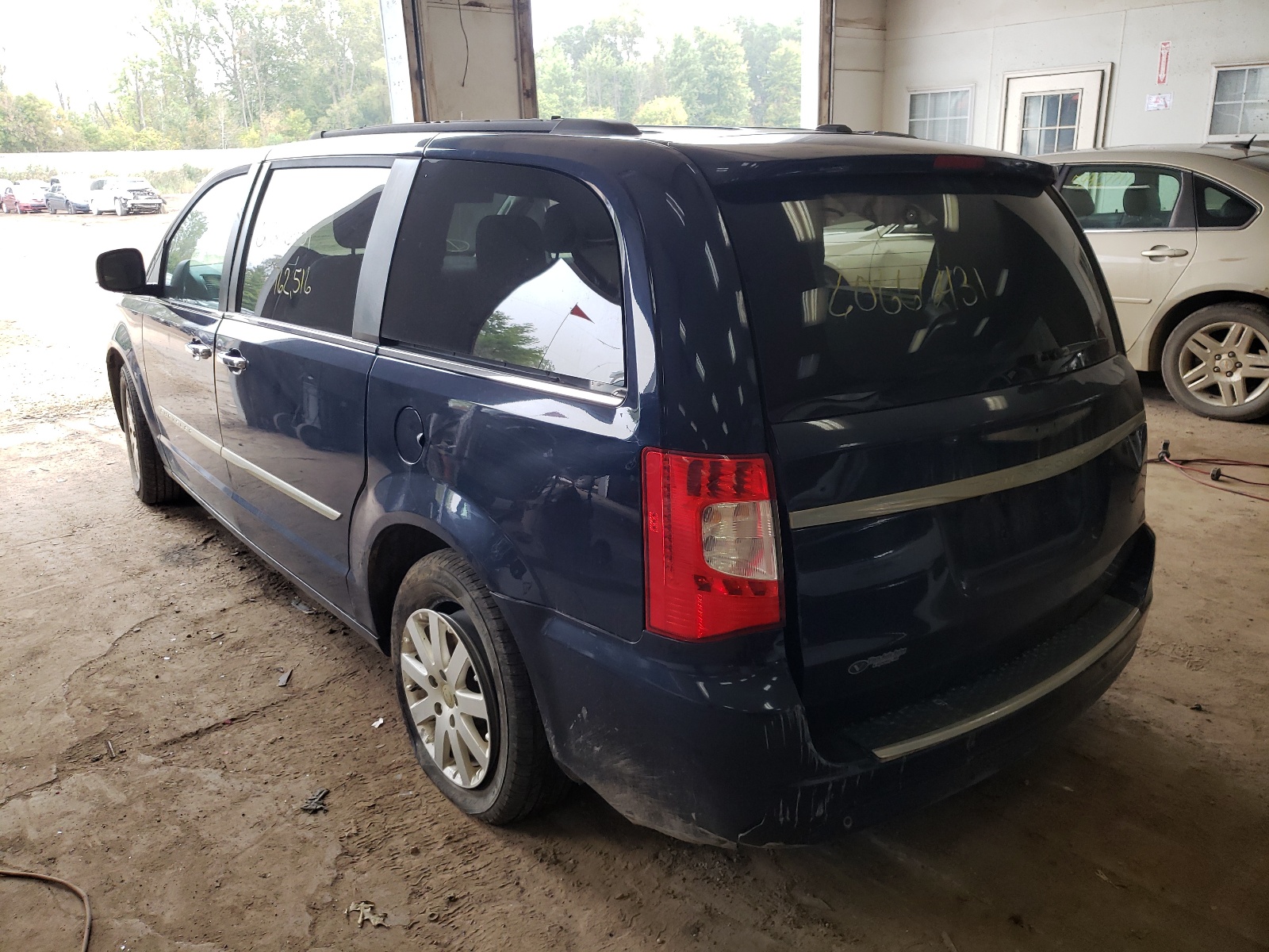 Photo 3 from auction – 2012 CHRYSLER TOWN & COU with VIN 2C4RC1CG9CR345437