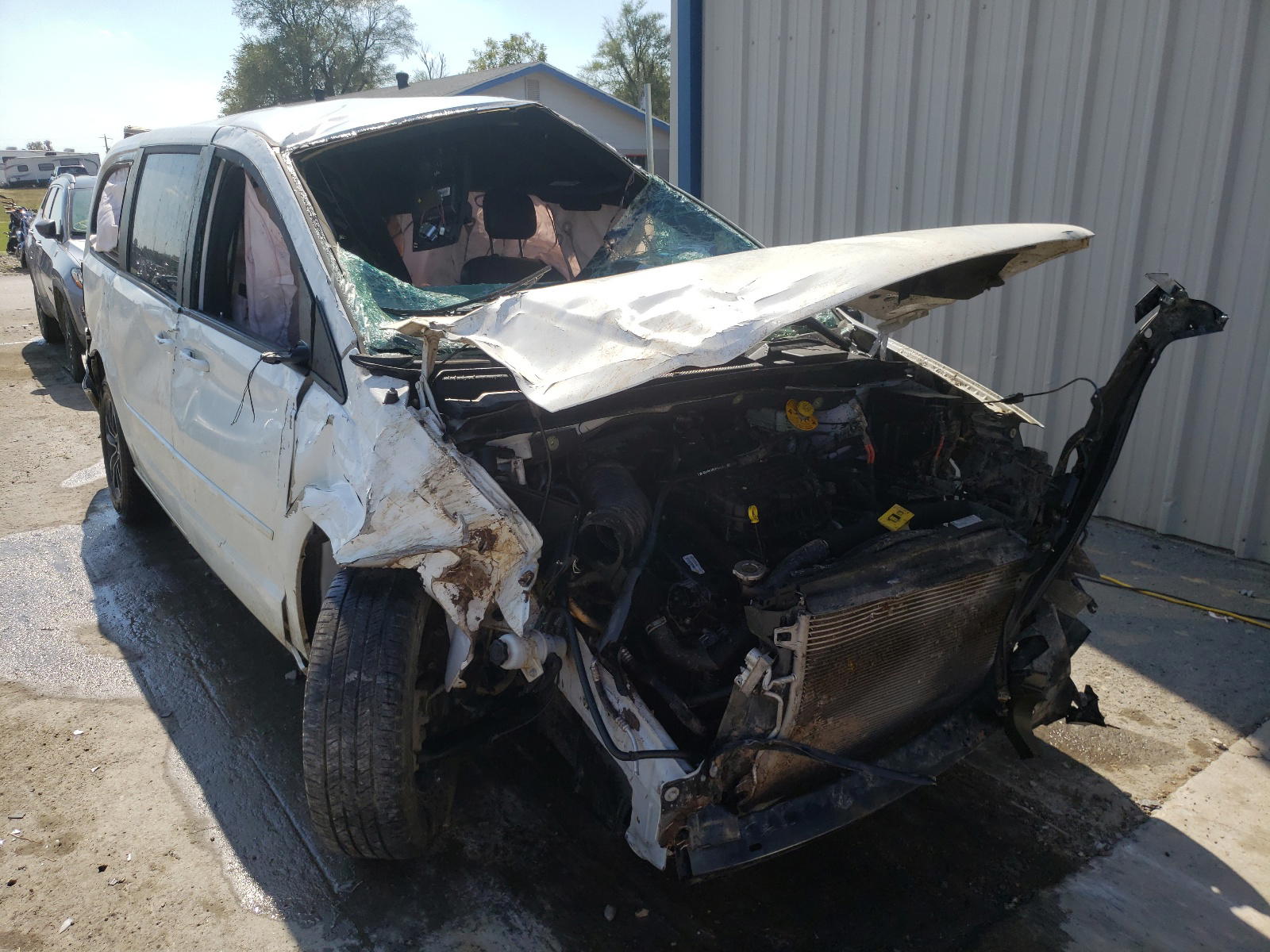 Photo 10 from auction – 2015 DODGE GRAND CARA with VIN 2C4RDGCG5FR704156