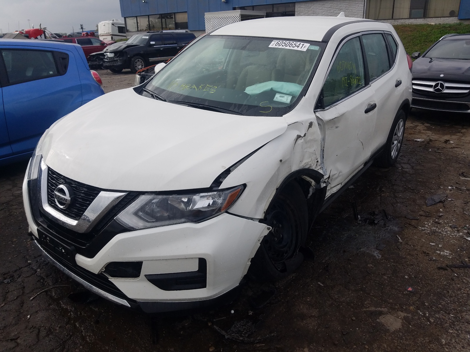 Photo 2 from auction – 2017 NISSAN ROGUE S with VIN JN8AT2MV1HW005654