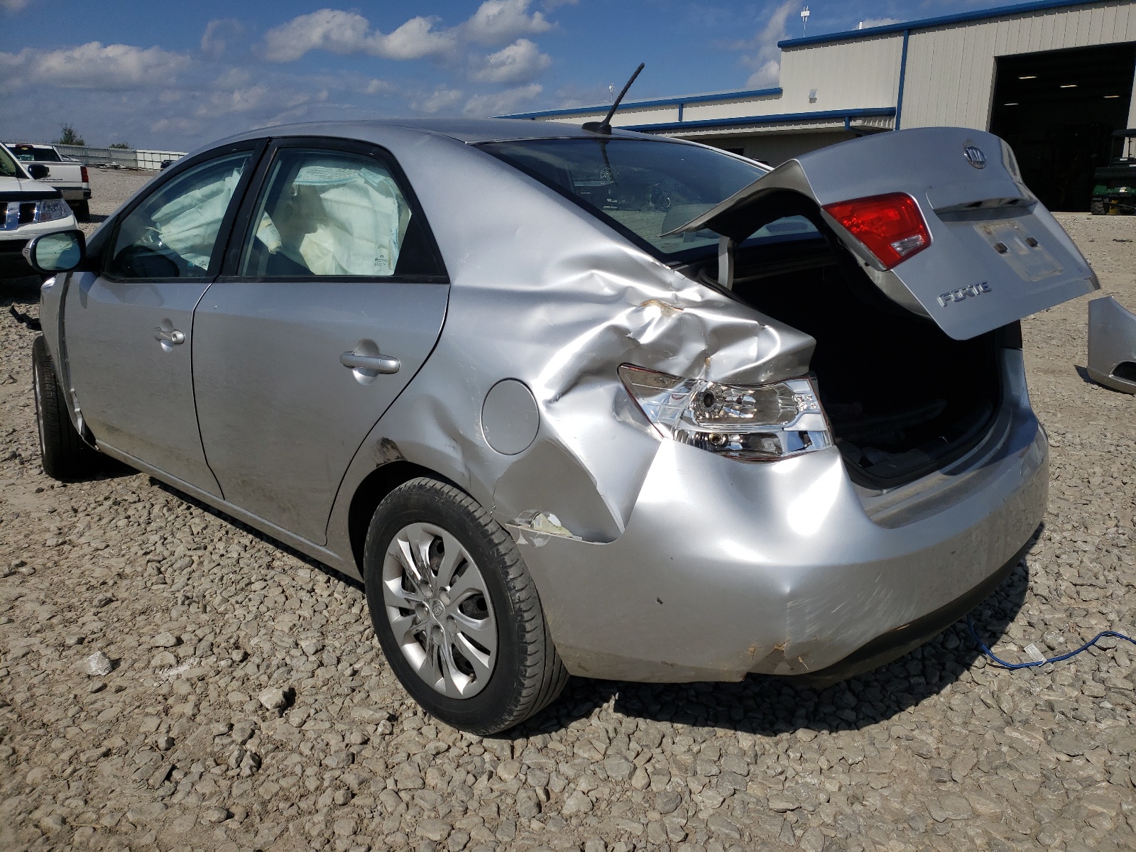 Photo 3 from auction – 2010 KIA FORTE EX with VIN KNAFU4A22A5185949