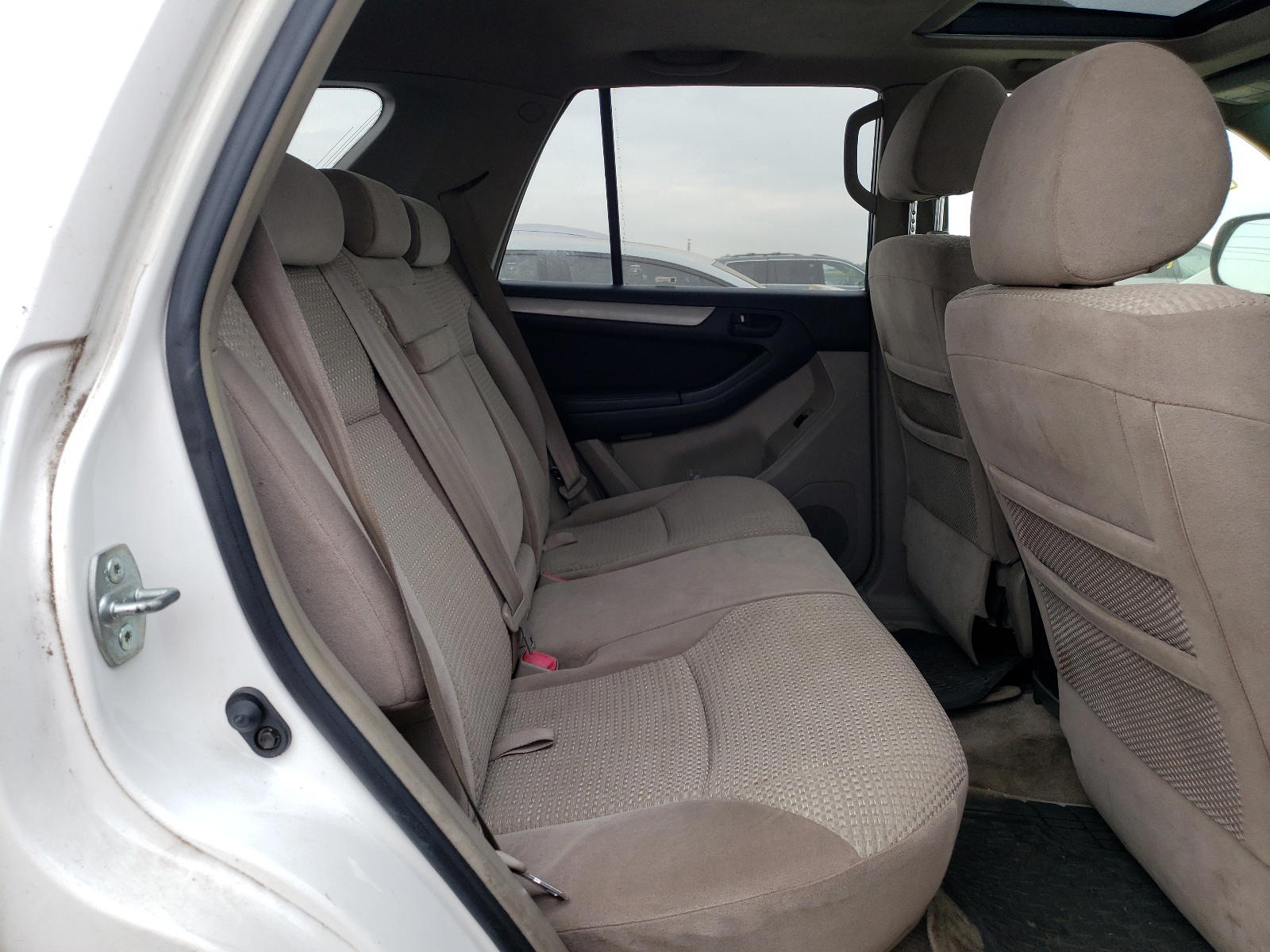 Photo 6 from auction – 2005 TOYOTA 4RUNNER SR with VIN JTEBU14R458039366