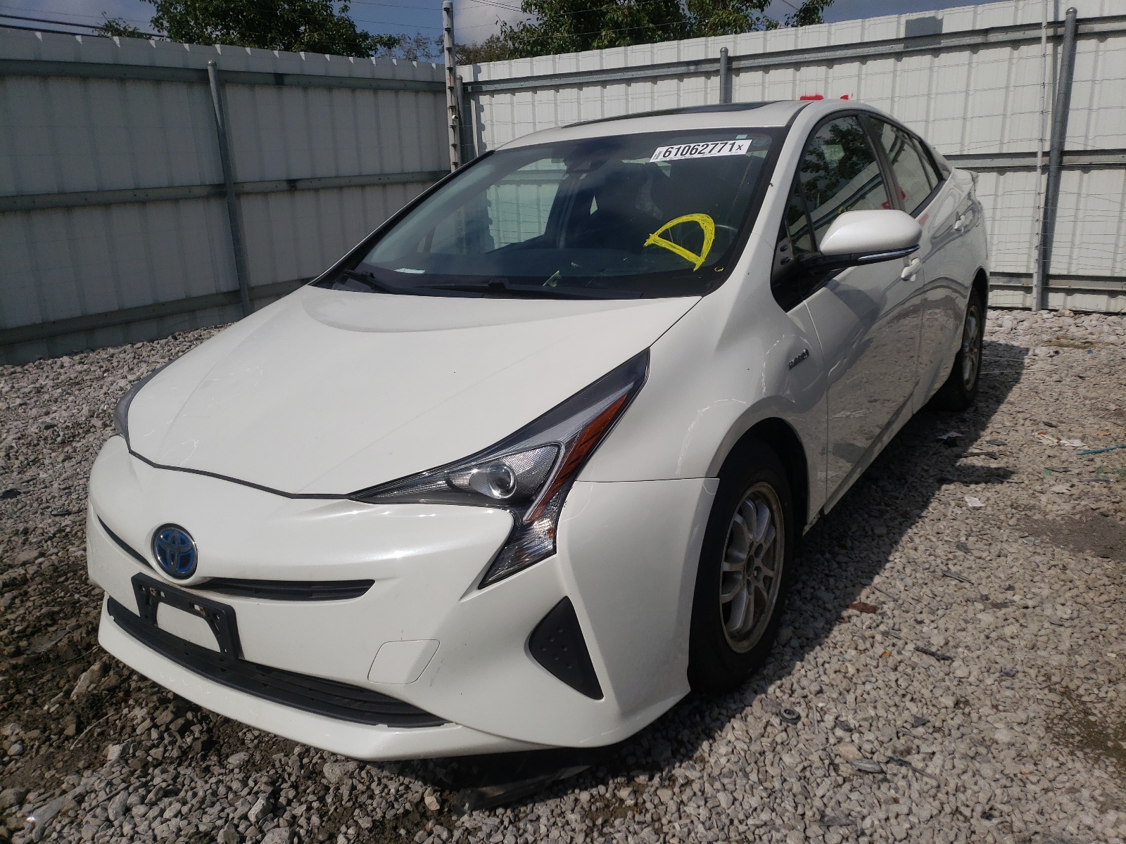 Photo 2 from auction – 2016 TOYOTA PRIUS with VIN JTDKARFU9G3513132