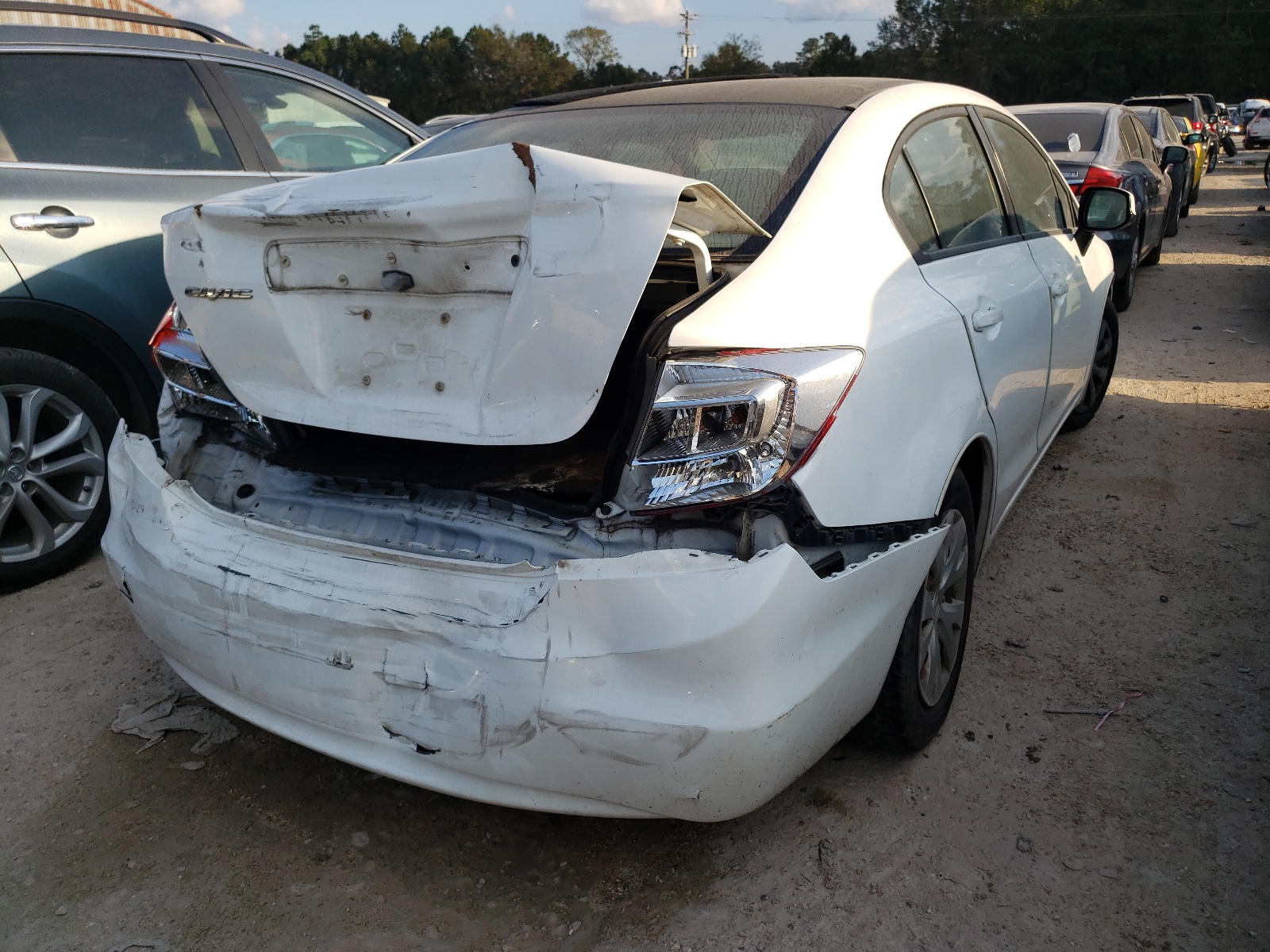 Zdjęcie 4 z aukcji – 2012 HONDA CIVIC LX z VIN 19XFB2F5XCE067199