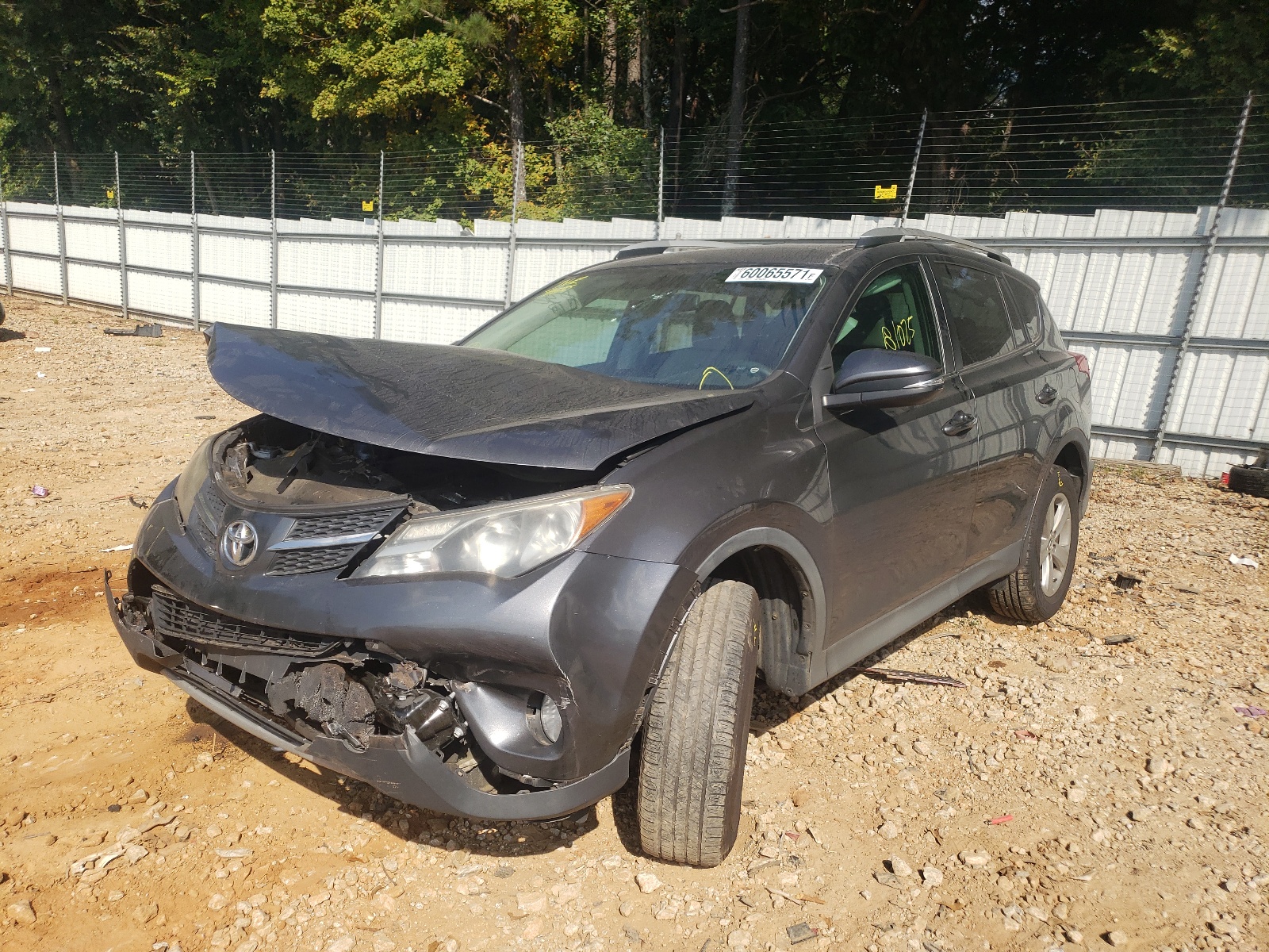 Photo 2 from auction – 2015 TOYOTA RAV4 XLE with VIN 2T3WFREV5FW223396