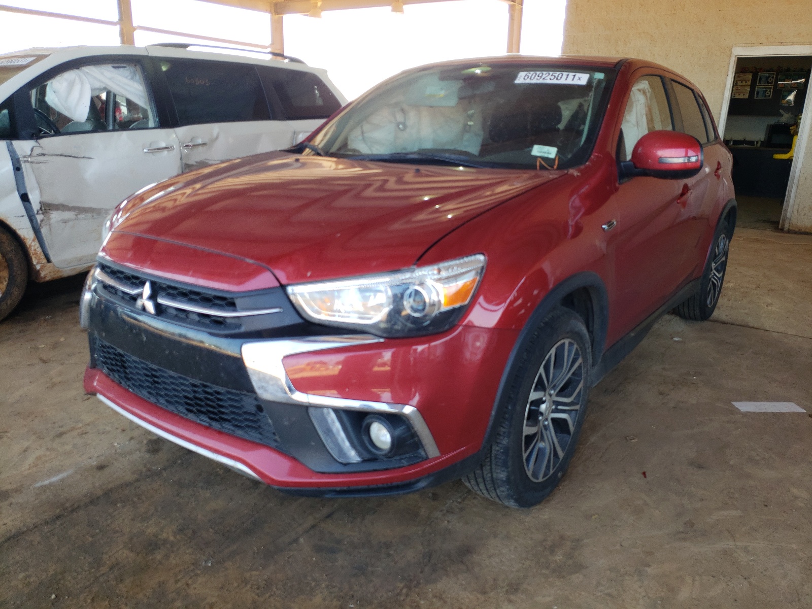 Photo 2 from auction – 2019 MITSUBISHI OUTLANDER with VIN JA4AP4AU4KU013736