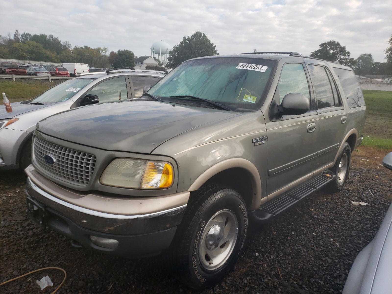 Photo 2 from auction – 1999 FORD EXPEDITION with VIN 1FMPU18L0XLC01232