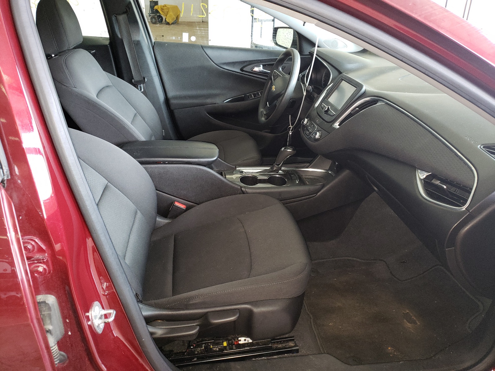 Photo 5 from auction – 2016 CHEVROLET MALIBU LT with VIN 1G1ZE5ST6GF187449