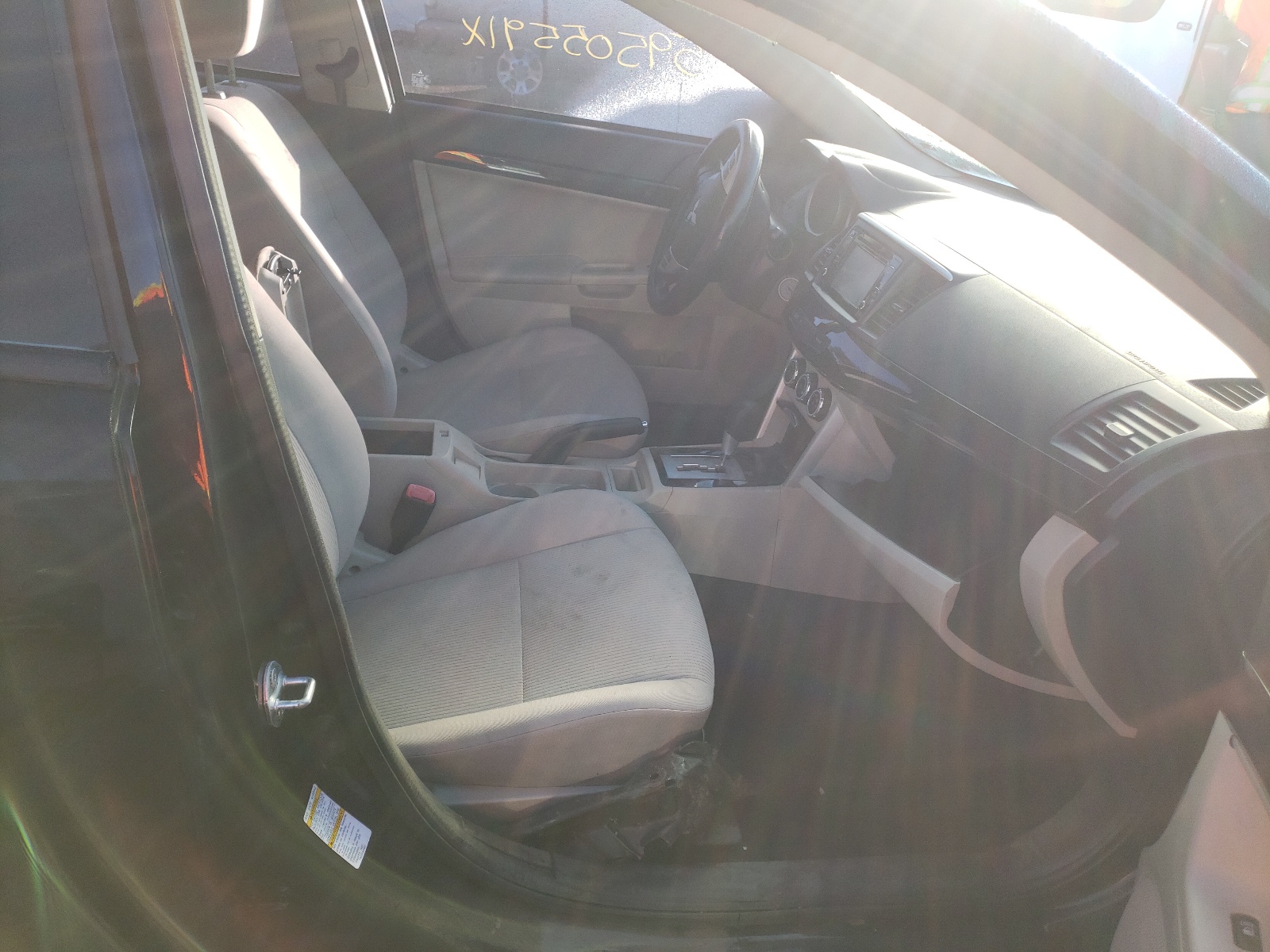 Photo 5 from auction – 2017 MITSUBISHI LANCER ES with VIN JA32U2FU6HU000686