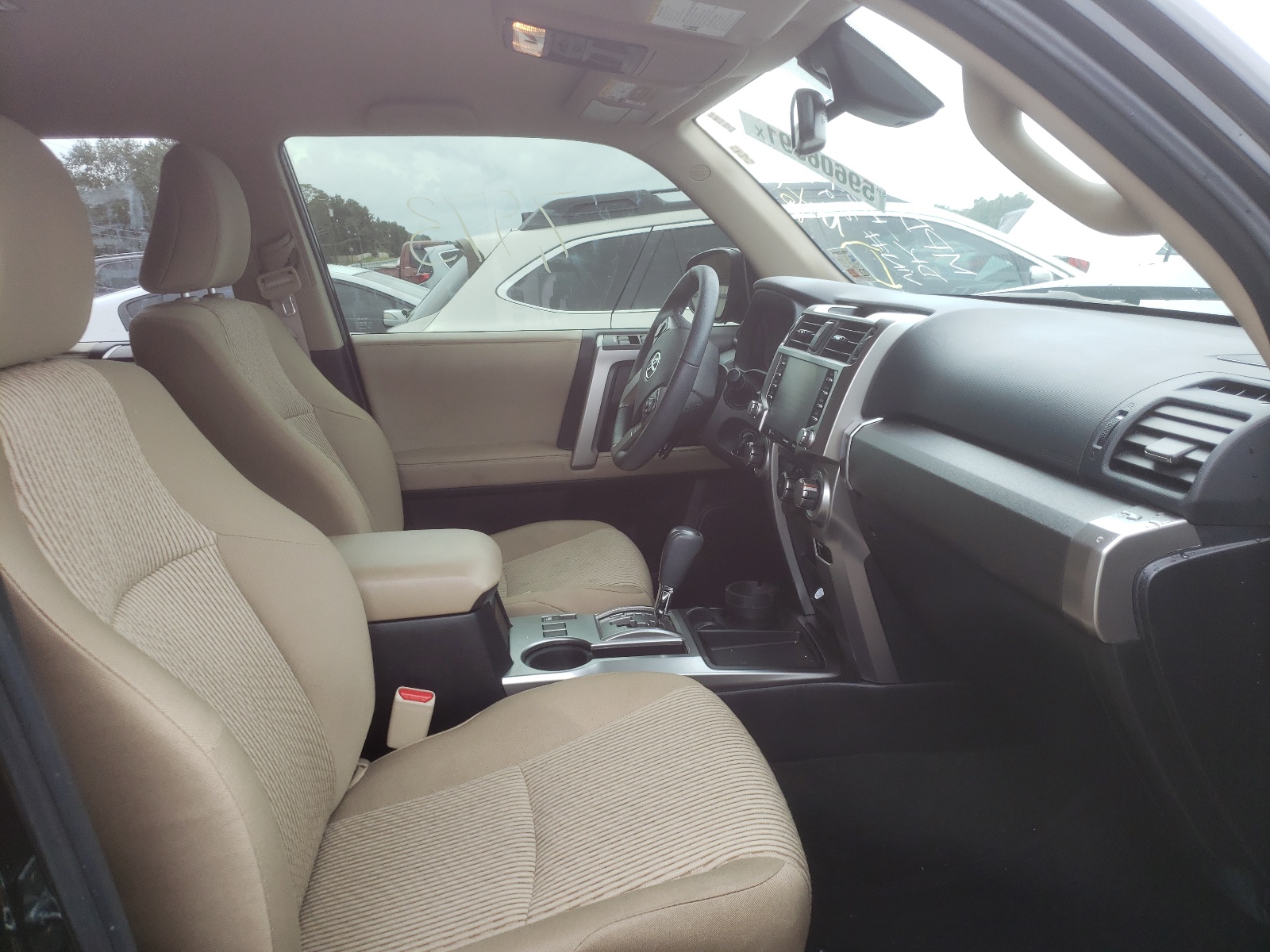 Photo 5 from auction – 2020 TOYOTA 4RUNNER SR with VIN JTEZU5JR4L5219519