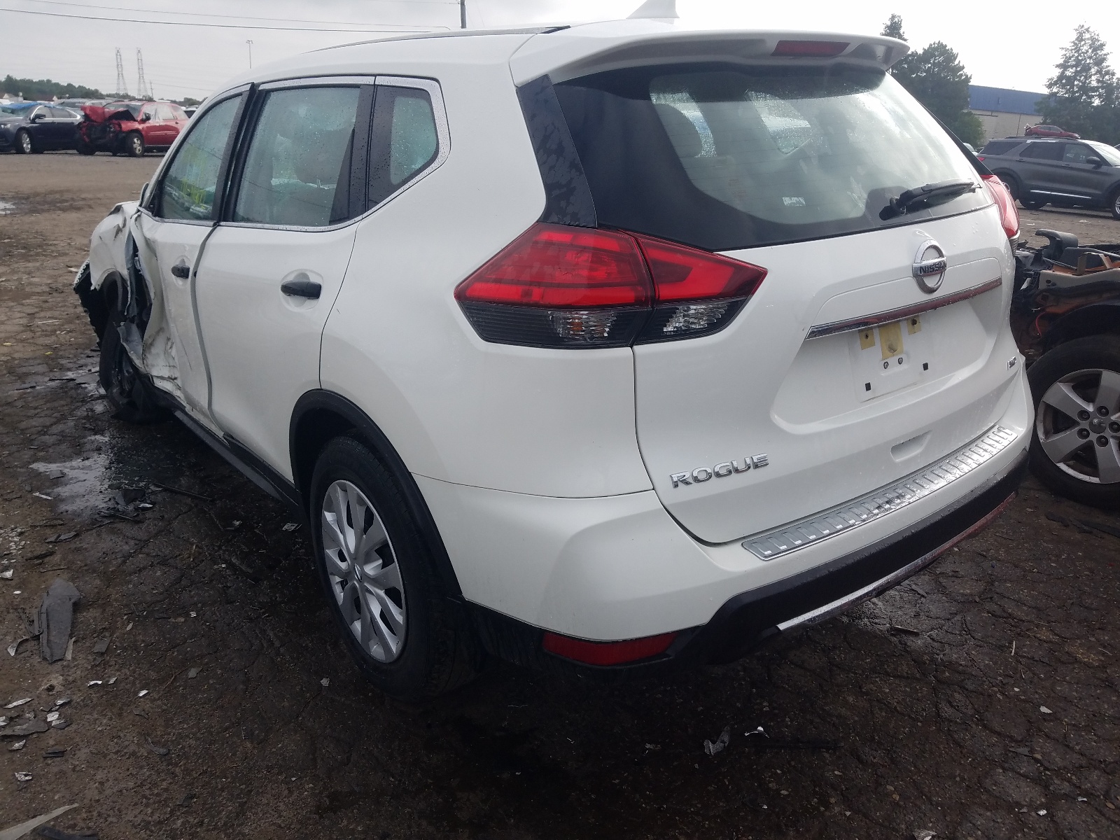 Photo 3 from auction – 2017 NISSAN ROGUE S with VIN JN8AT2MV1HW005654