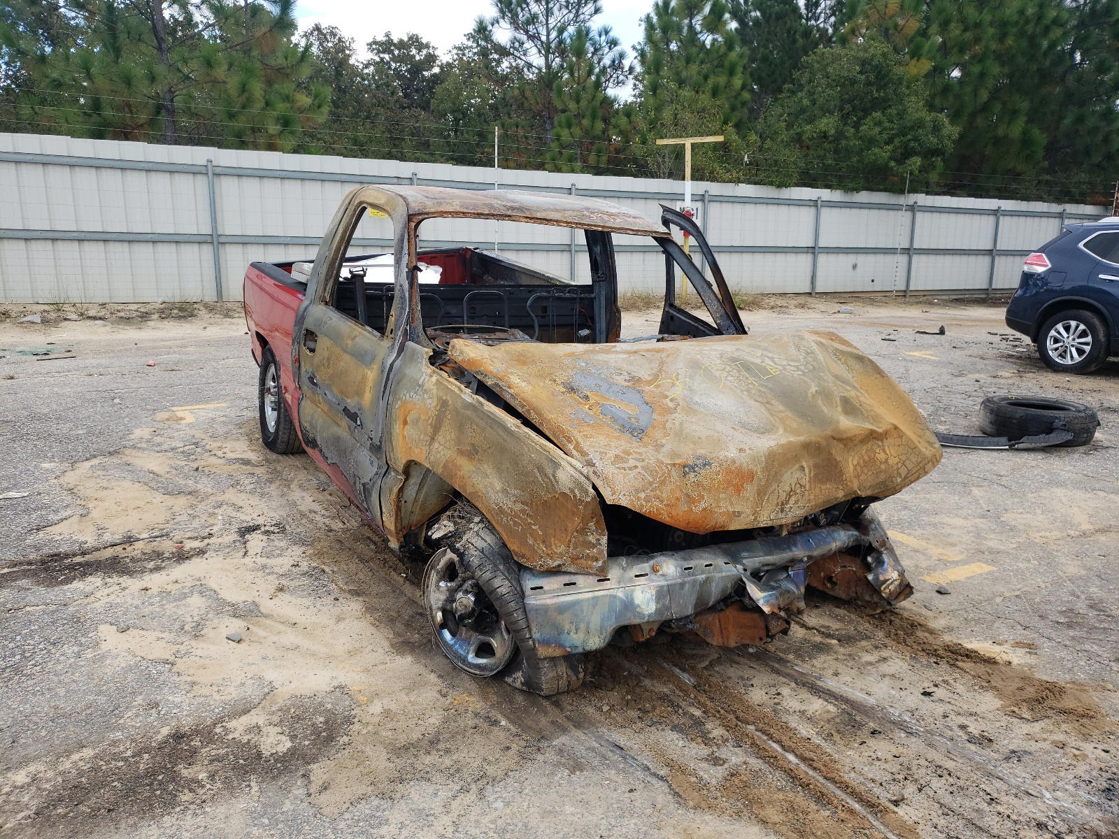 CHEVROLET SILVERADO 2003 with VIN 1GCEC14X73Z210668 - Photo from auction