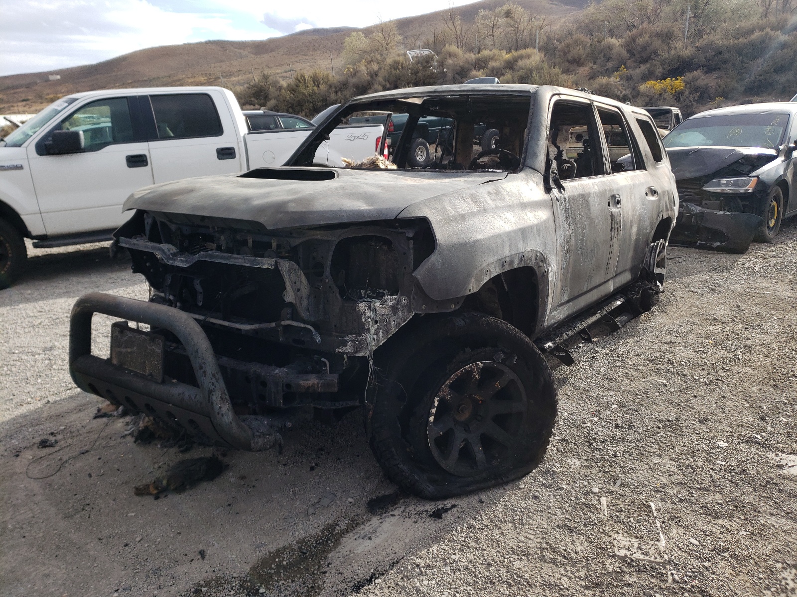 Photo 2 from auction – 2020 TOYOTA 4RUNNER SR with VIN JTEBU5JR7L5797972