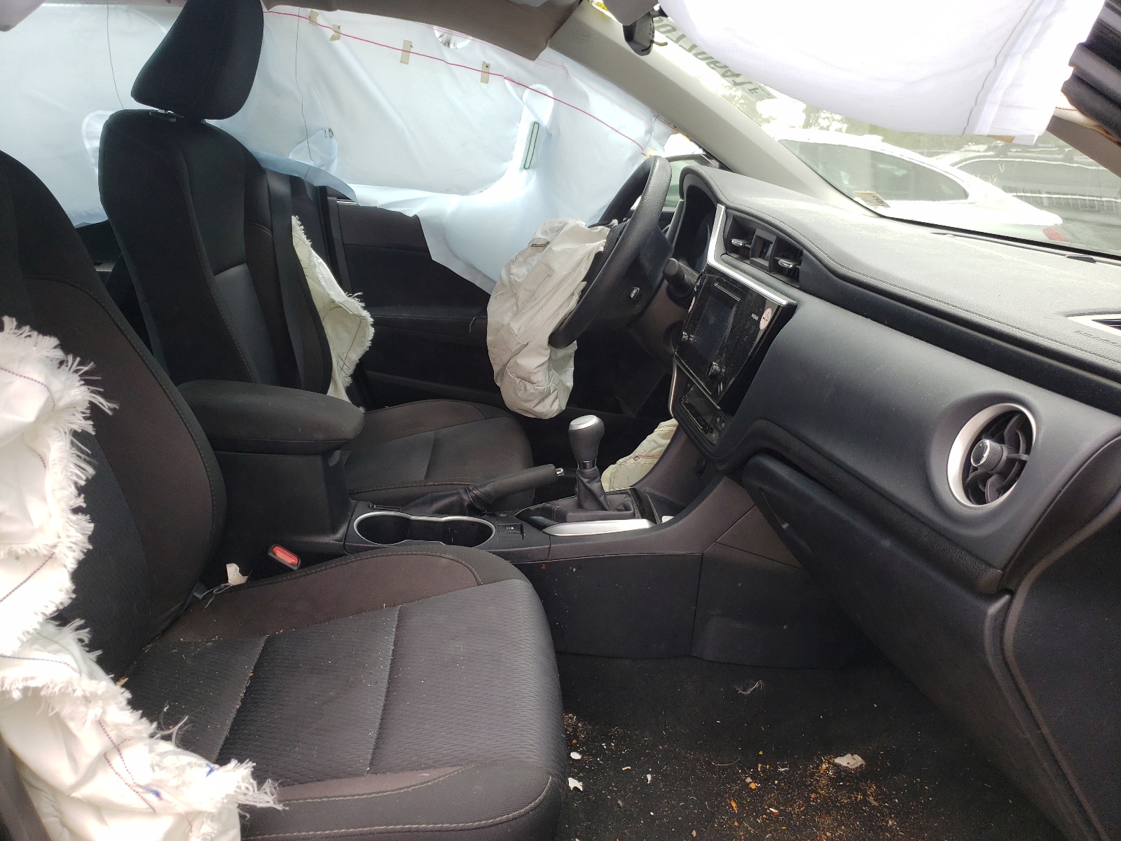 Photo 5 from auction – 2017 TOYOTA COROLLA L with VIN 2T1BURHE6HC765524