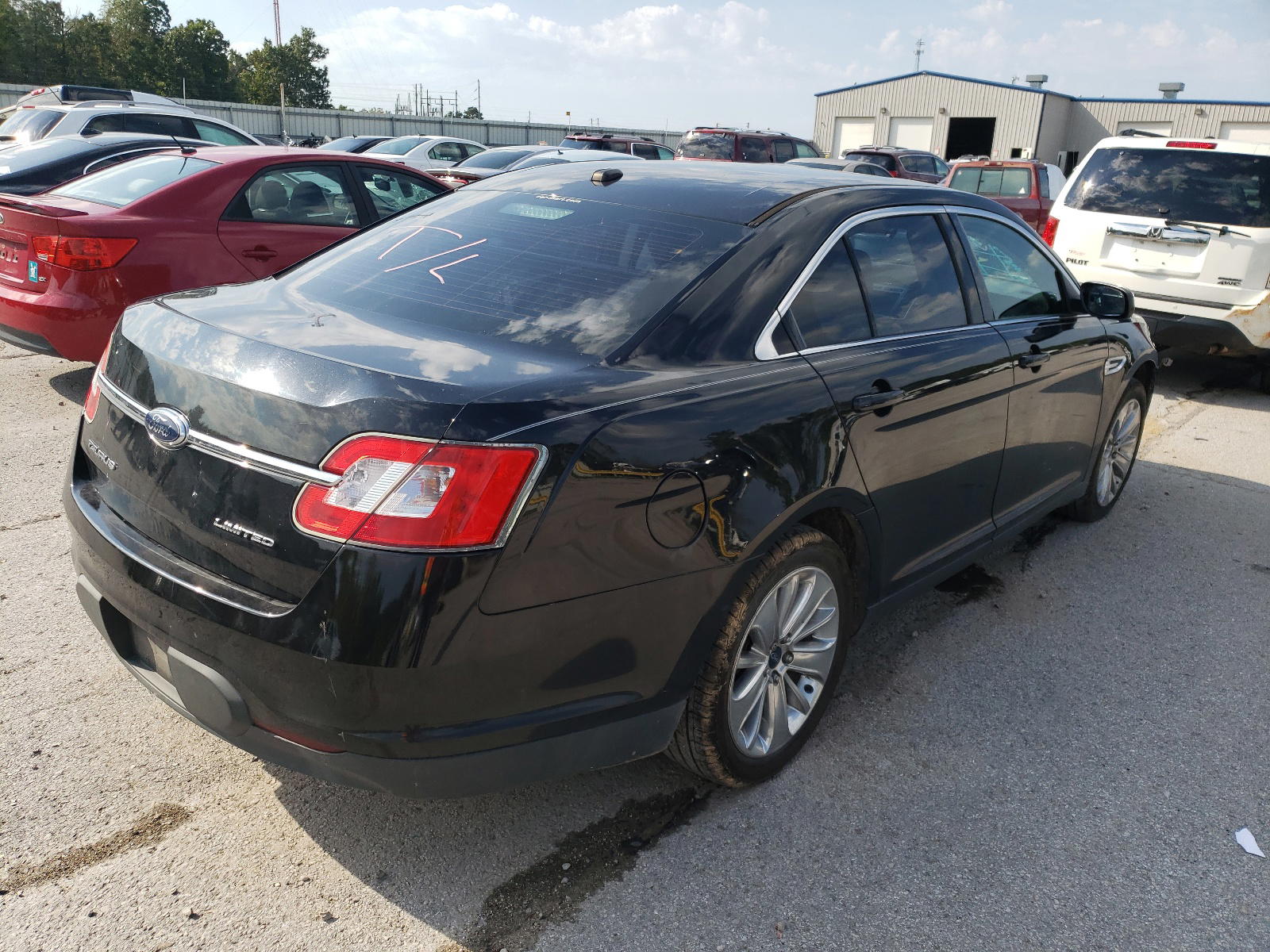Photo 4 from auction – 2010 FORD TAURUS LIM with VIN 1FAHP2FW4AG128391