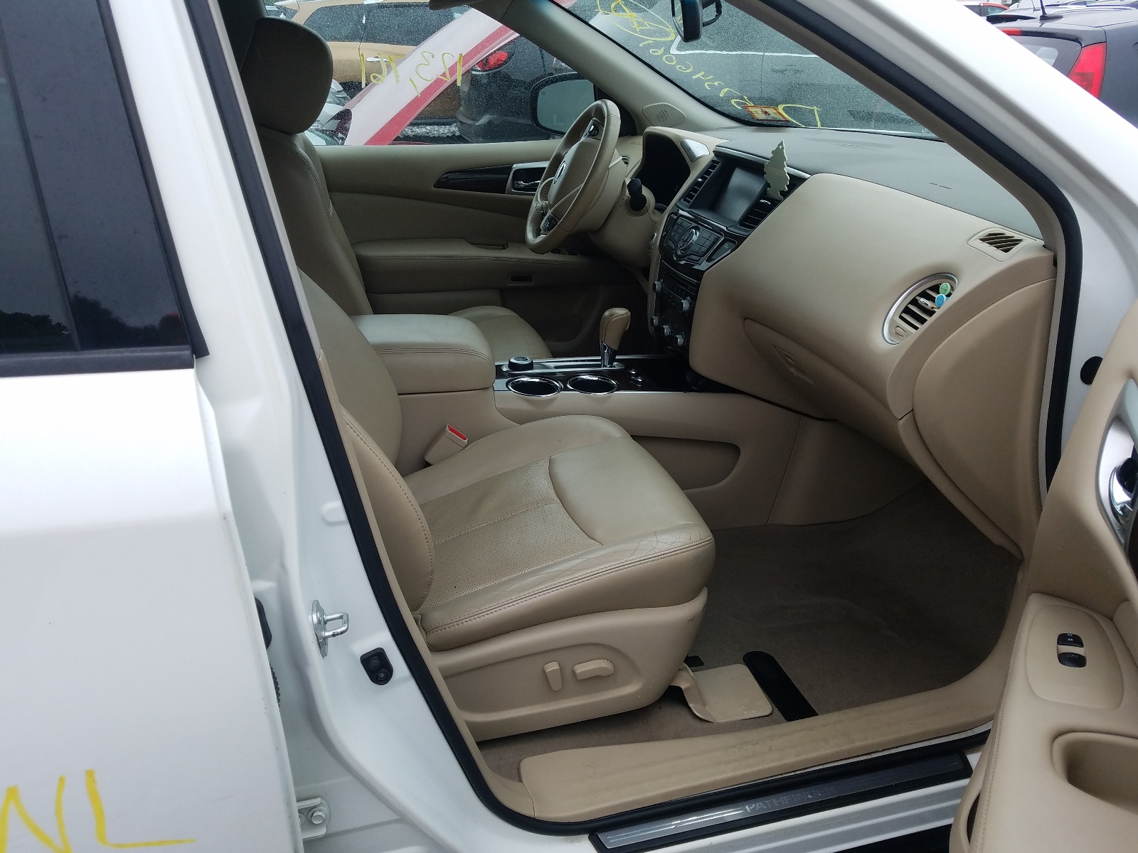Photo 5 from auction – 2013 NISSAN PATHFINDER with VIN 5N1AR2MM1DC665587