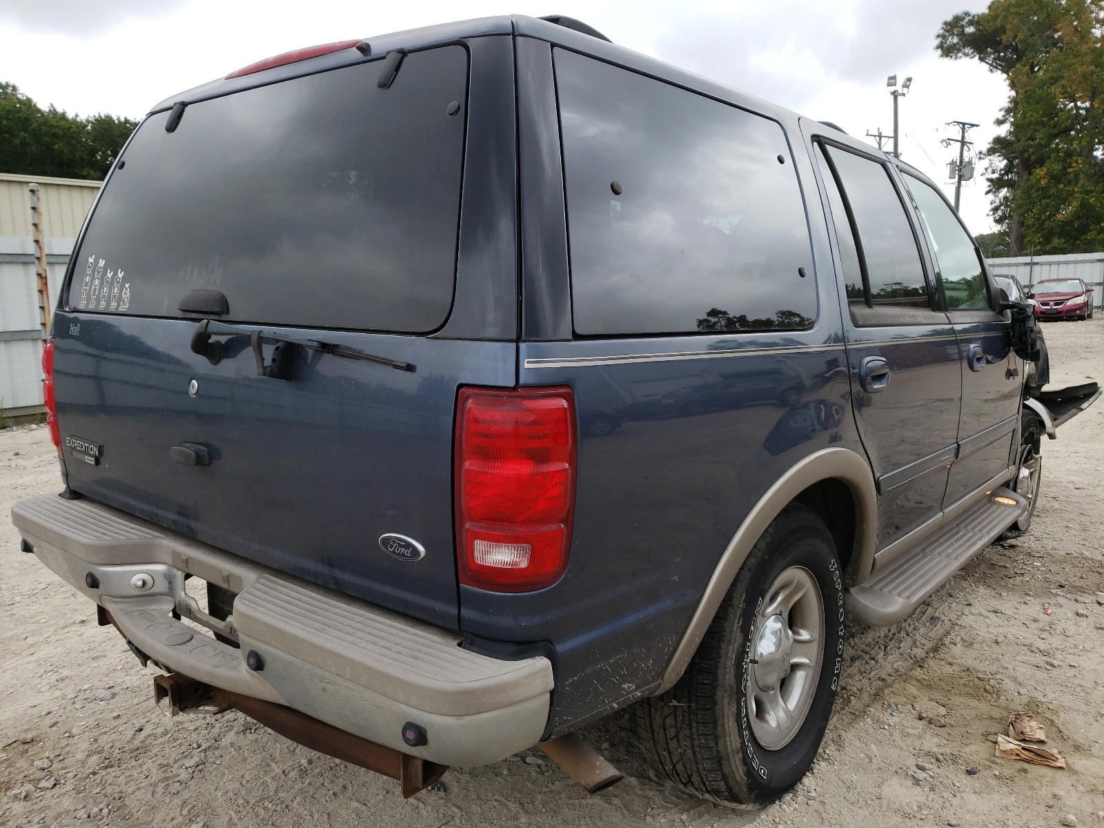 Photo 4 from auction – 2002 FORD EXPEDITION with VIN 1FMFU18LX2LA59461