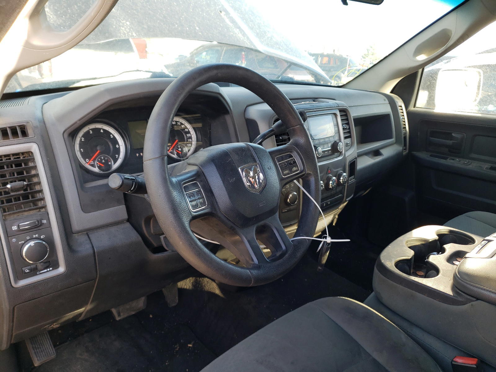 Photo 9 from auction – 2015 RAM 1500 ST with VIN 1C6RR7FTXFS743843