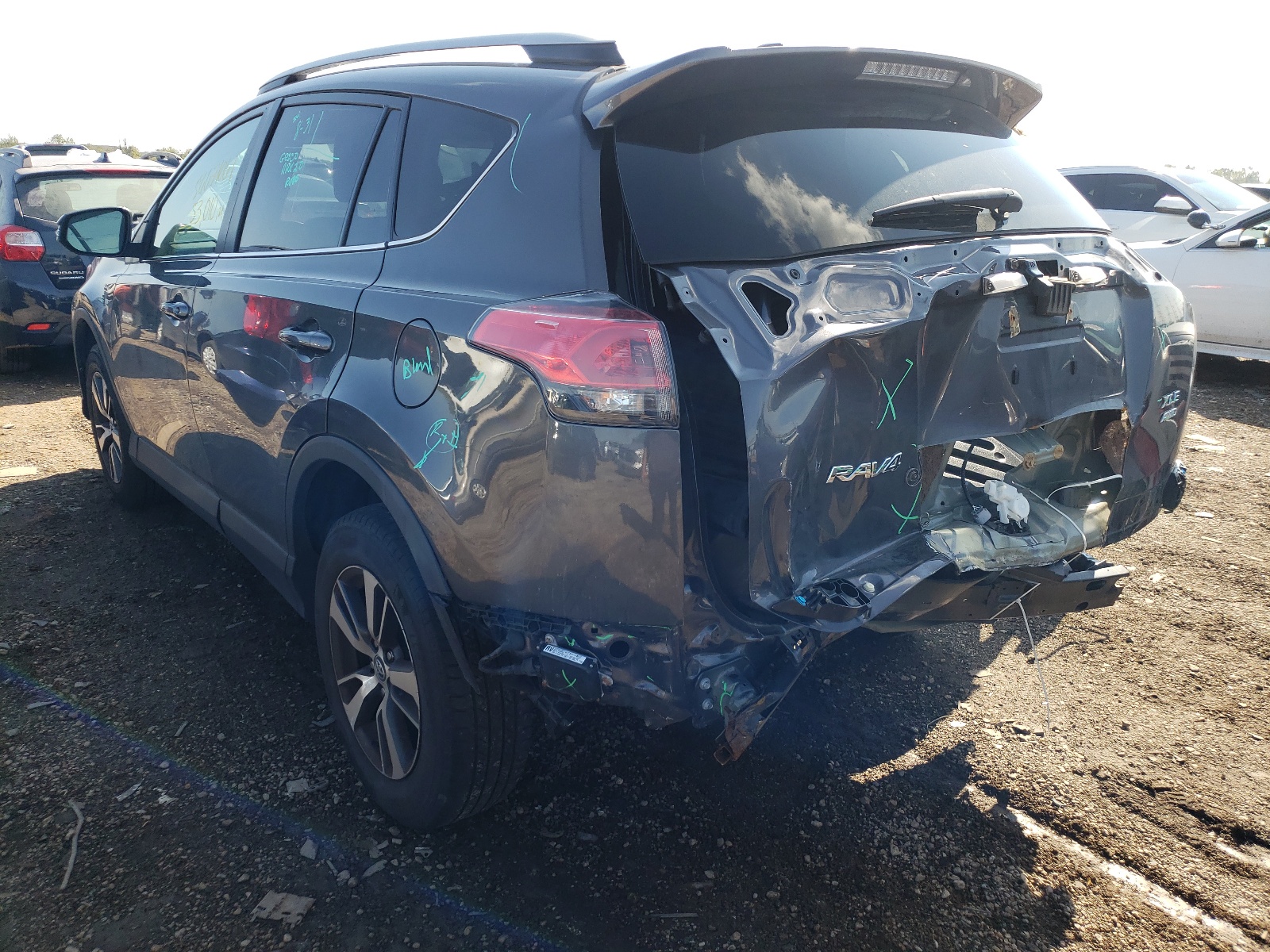 Photo 3 from auction – 2018 TOYOTA RAV4 ADVEN with VIN 2T3RFREV8JW747163