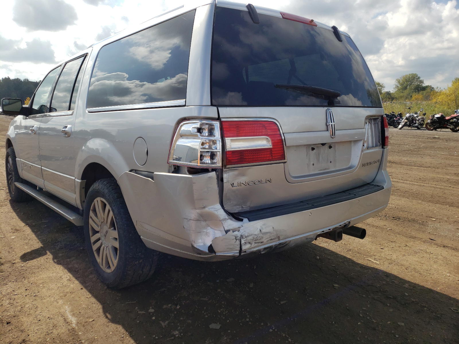 Photo 9 from auction – 2012 LINCOLN NAVIGATOR with VIN 5LMJJ3J51CEL01079