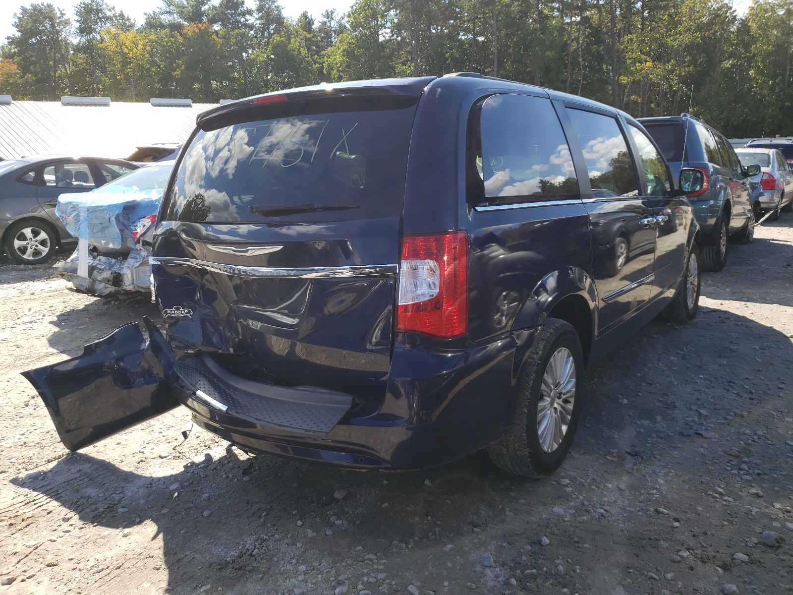 Photo 4 from auction – 2013 CHRYSLER TOWN & COU with VIN 2C4RC1CG4DR511252
