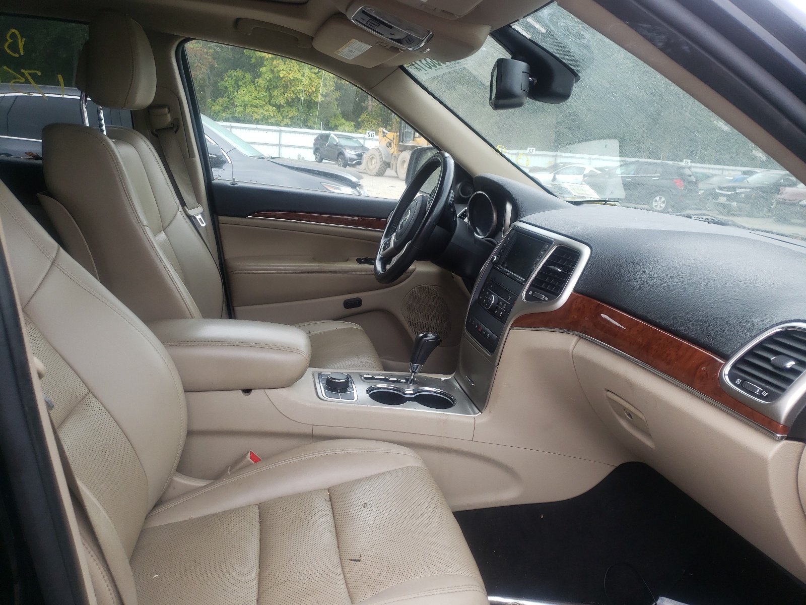 Photo 5 from auction – 2011 JEEP GRAND CHER with VIN 1J4RR5GT1BC603089