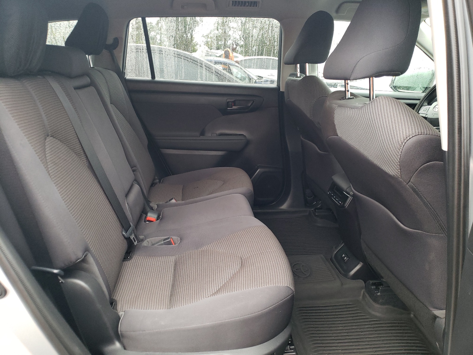 Photo 6 from auction – 2021 TOYOTA HIGHLANDER with VIN 5TDCZRBH7MS081818