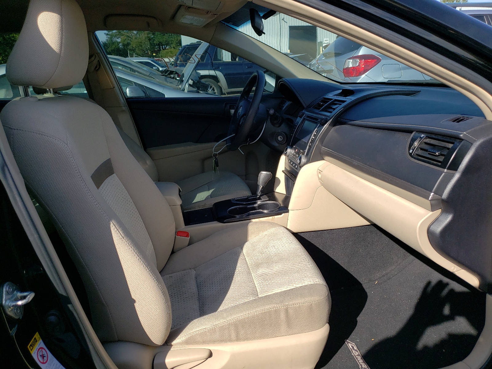 Photo 5 from auction – 2014 TOYOTA CAMRY L with VIN 4T4BF1FK0ER375667