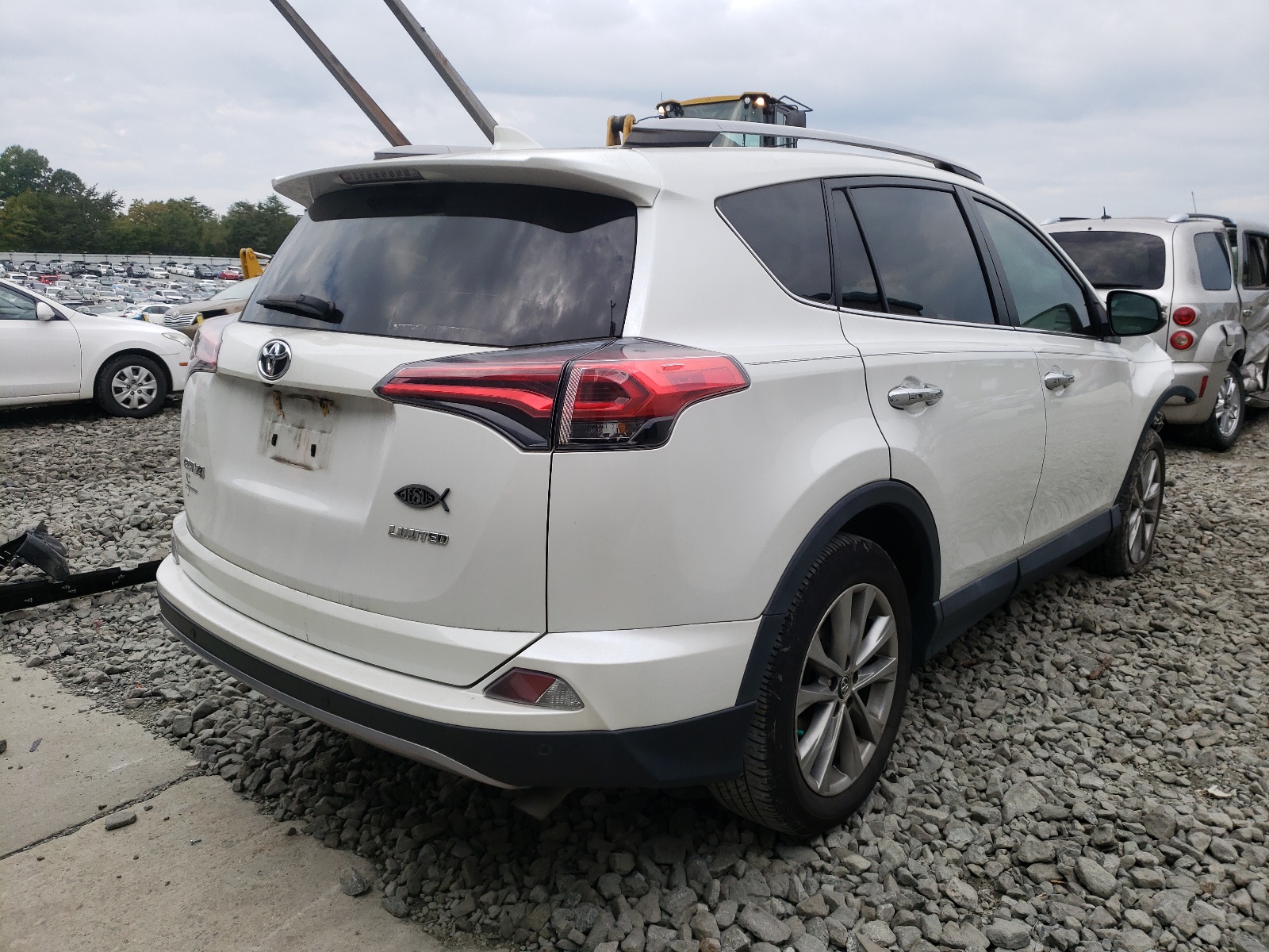 Photo 4 from auction – 2017 TOYOTA RAV4 LIMIT with VIN 2T3YFREV9HW325926