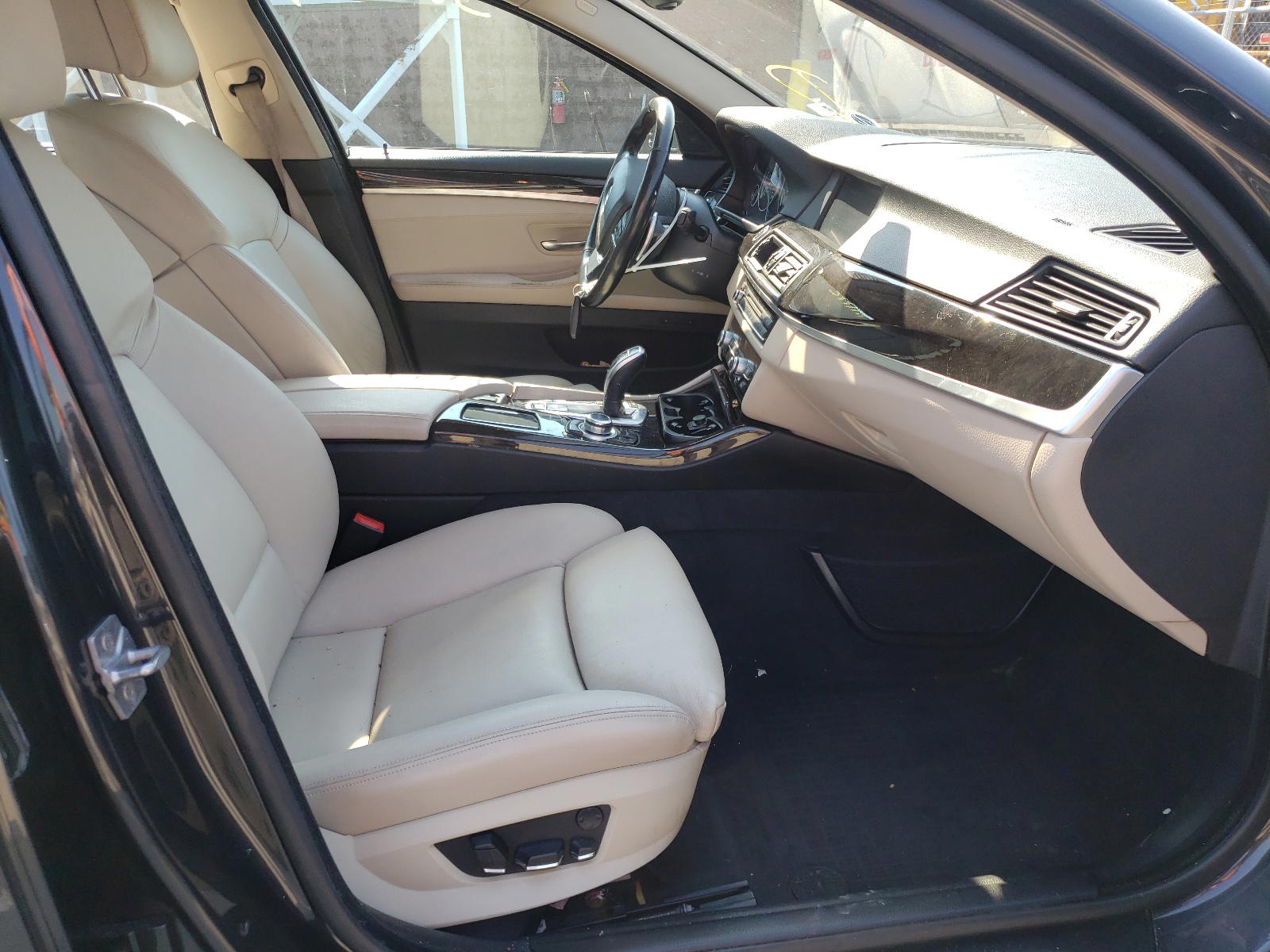 Photo 5 from auction – 2011 BMW 535 XI with VIN WBAFU7C56BDU55457