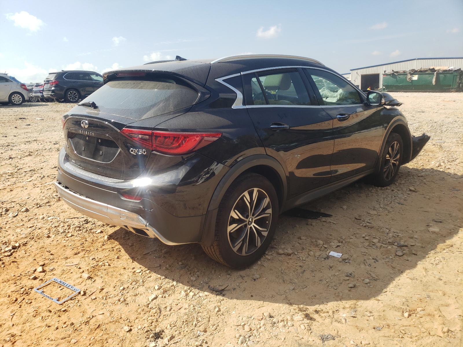 Photo 4 from auction – 2018 INFINITI QX30 BASE with VIN SJKCH5CR0JA052041