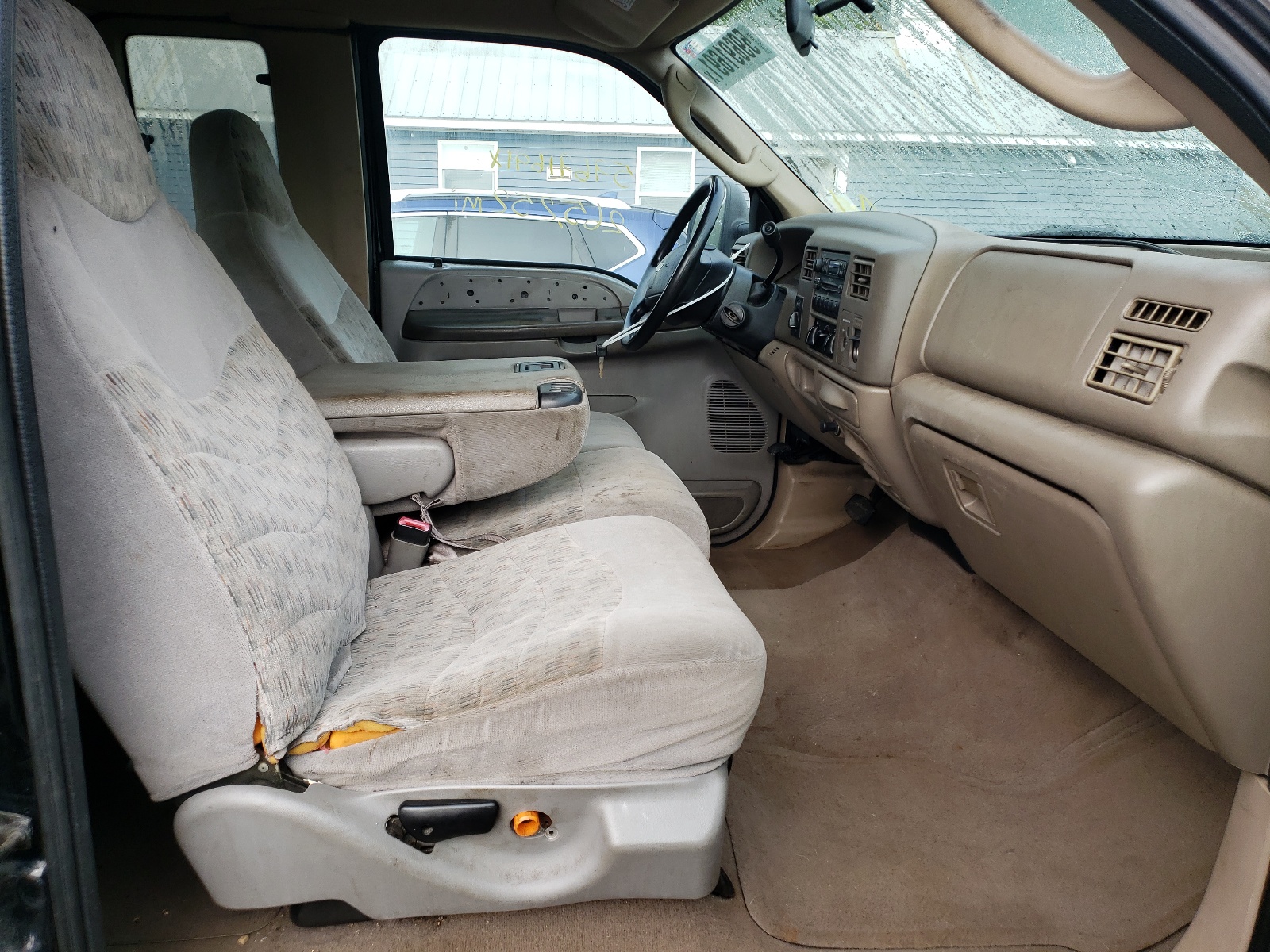 Photo 5 from auction – 2004 FORD F250SUPER with VIN 1FTNX21L64EA55437