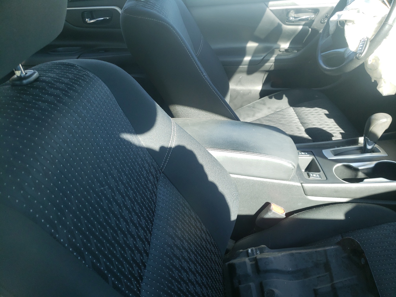 Photo 5 from auction – 2016 NISSAN ALTIMA 2.5 with VIN 1N4AL3AP1GC120476