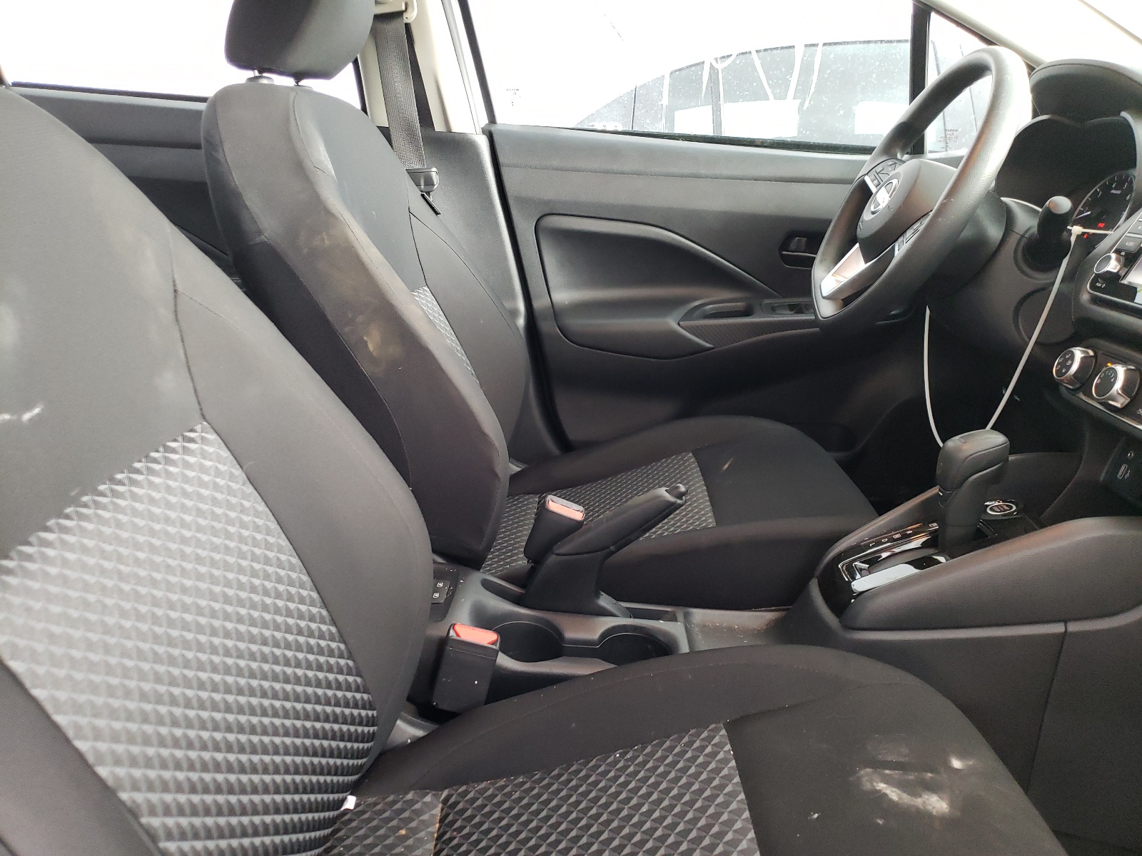 Photo 5 from auction – 2021 NISSAN VERSA S with VIN 3N1CN8DV6ML812644