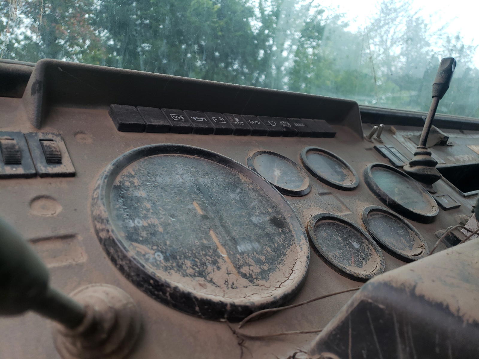 Photo 8 from auction – 1998 MACK 200 CS200 with VIN VG6BA07A2WB502313