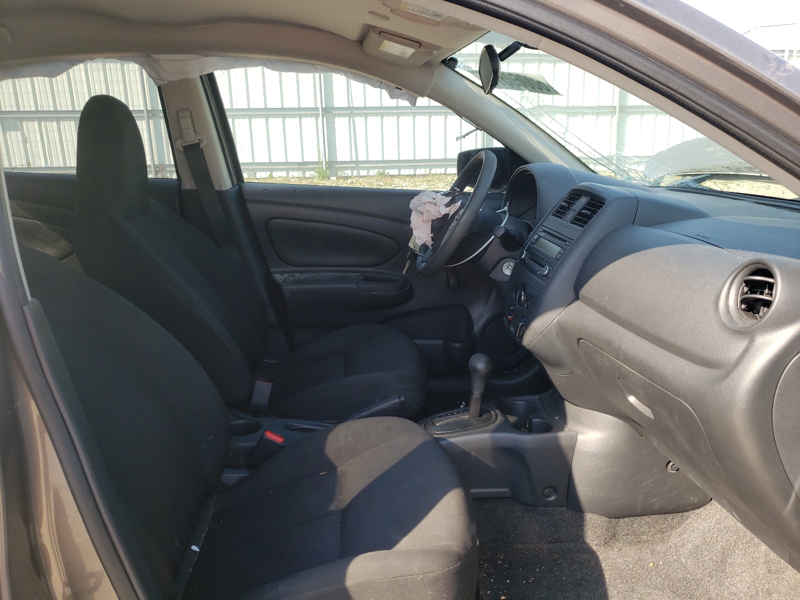 Zdjęcie 5 z aukcji – 2016 NISSAN VERSA S z VIN 3N1CN7AP0GL876604