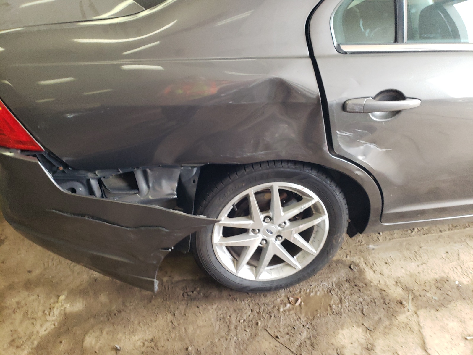 Photo 9 from auction – 2011 FORD FUSION SEL with VIN 3FAHP0JG3BR257110
