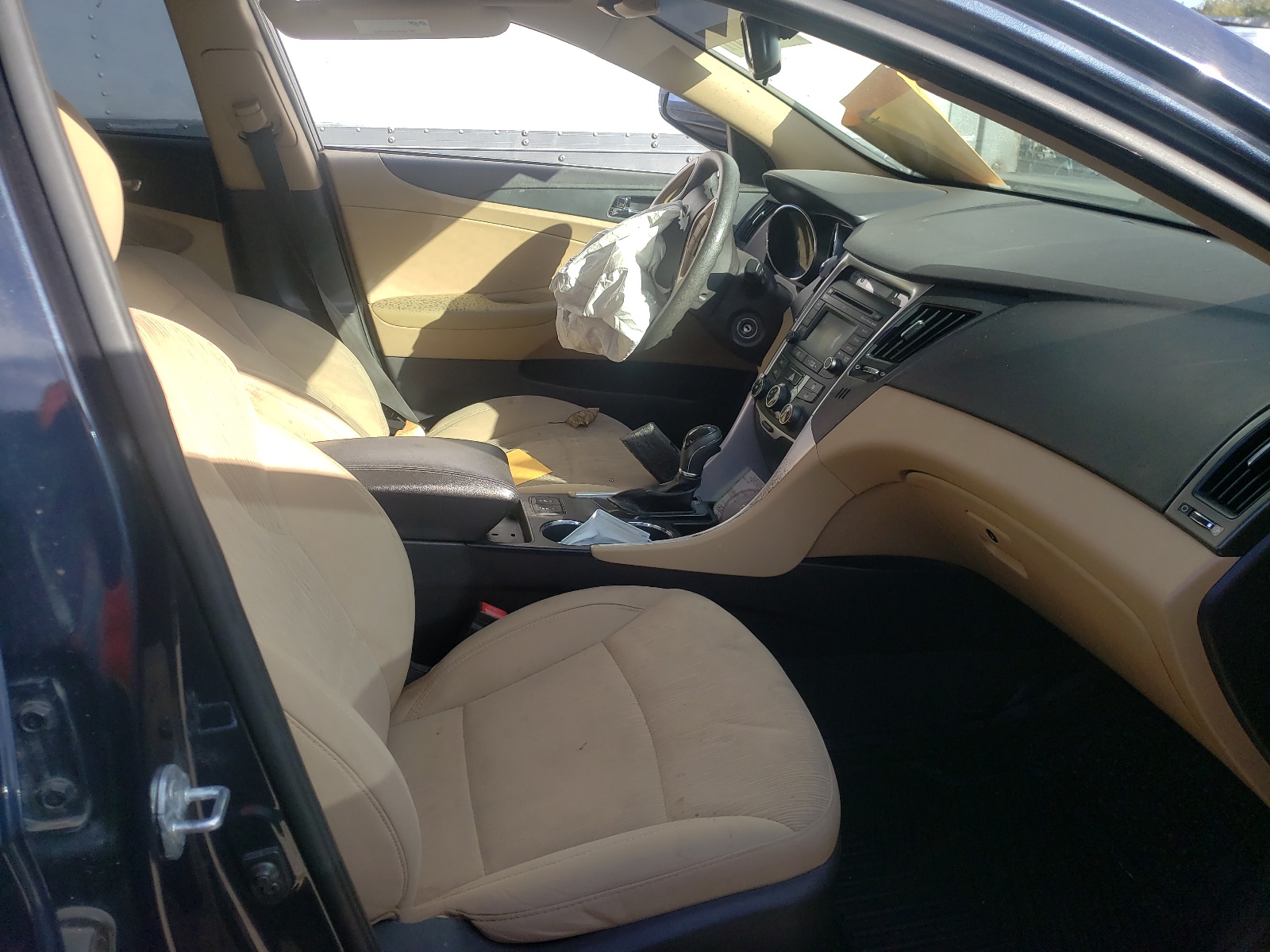 Photo 19 from auction – 2014 HYUNDAI SONATA GLS with VIN 5NPEB4AC3EH850408