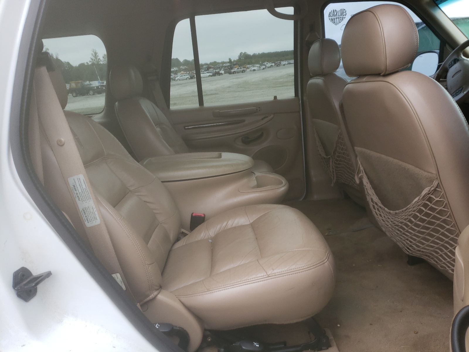 Photo 6 from auction – 1998 LINCOLN NAVIGATOR with VIN 5LMPU28L3WLJ42002