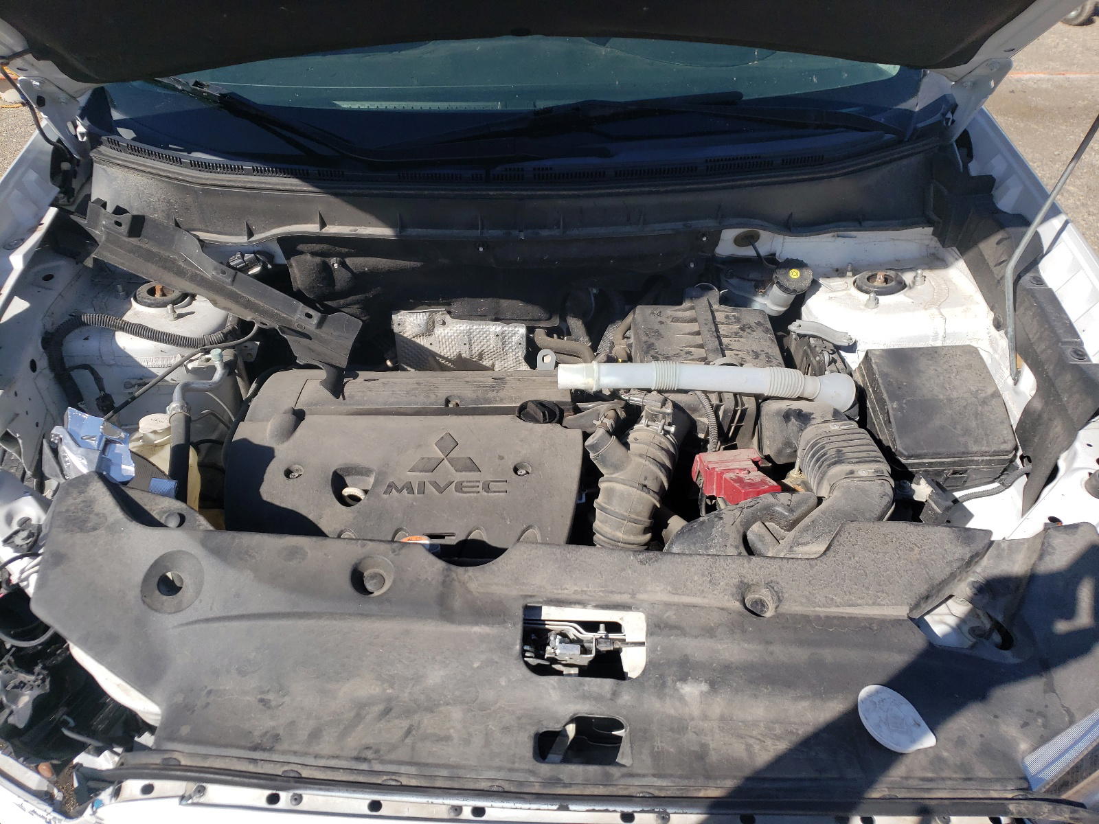 Photo 7 from auction – 2015 MITSUBISHI OUTLANDER with VIN 4A4AP4AU5FE017759