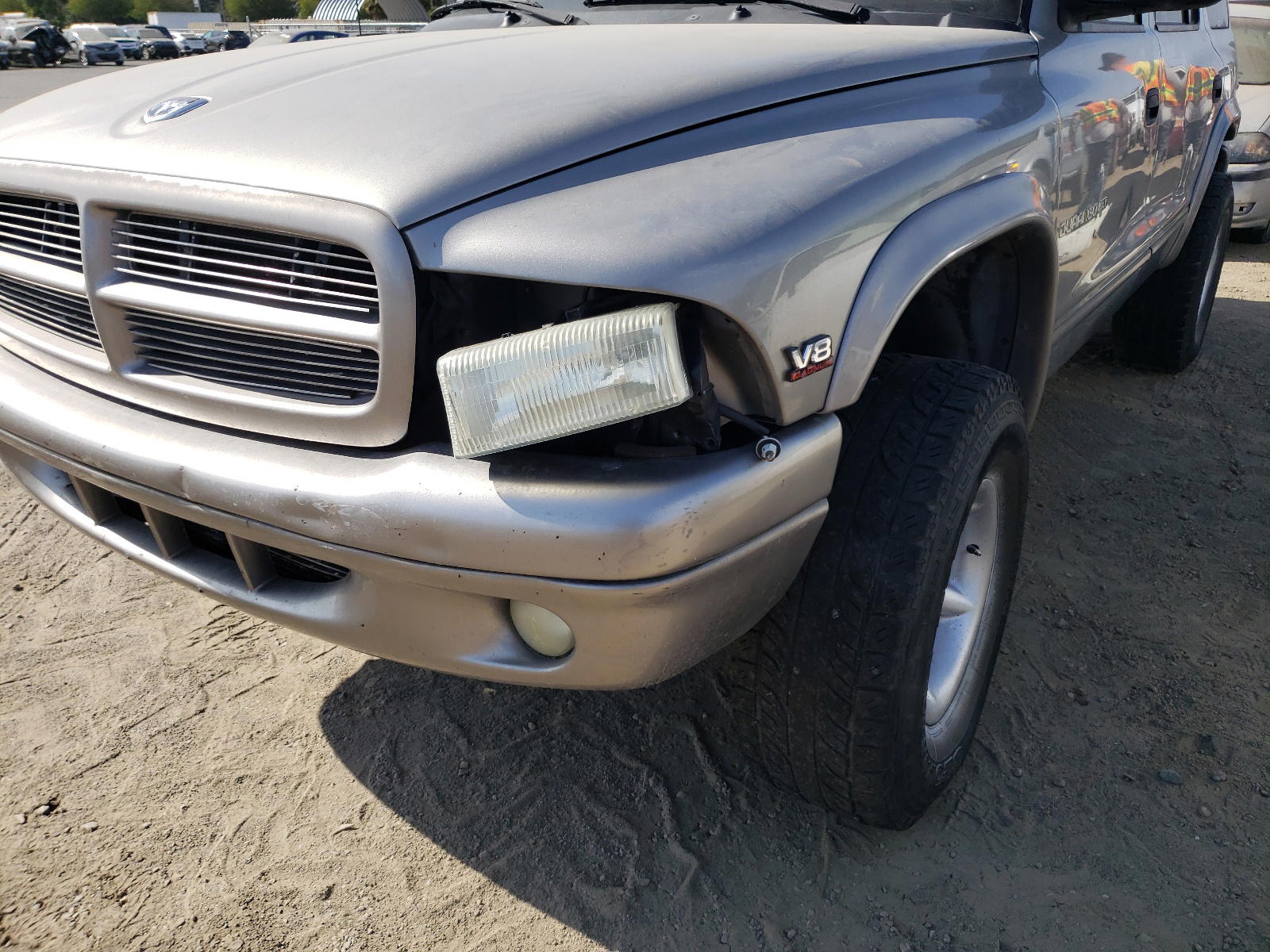 Photo 9 from auction – 2000 DODGE DURANGO with VIN 1B4HS28N6YF260871