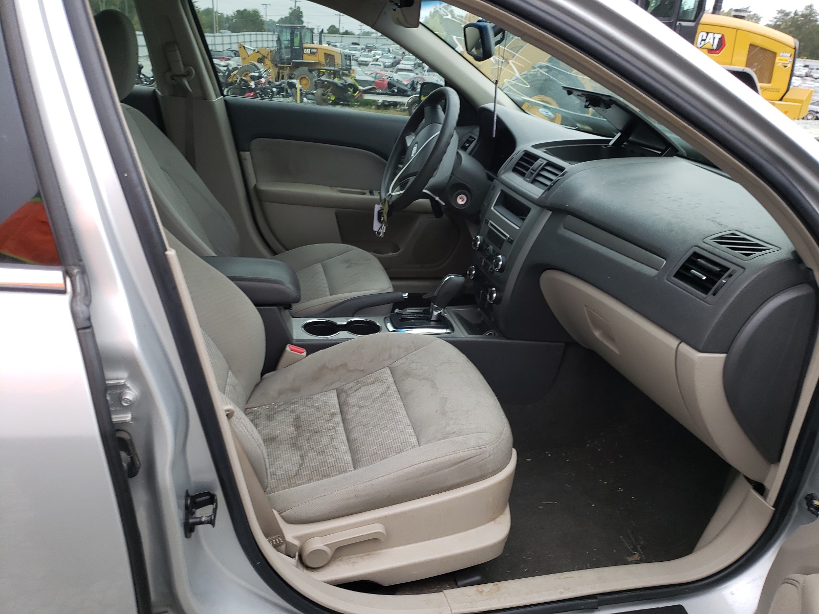 Photo 5 from auction – 2010 FORD FUSION SE with VIN 3FAHP0HA4AR237481