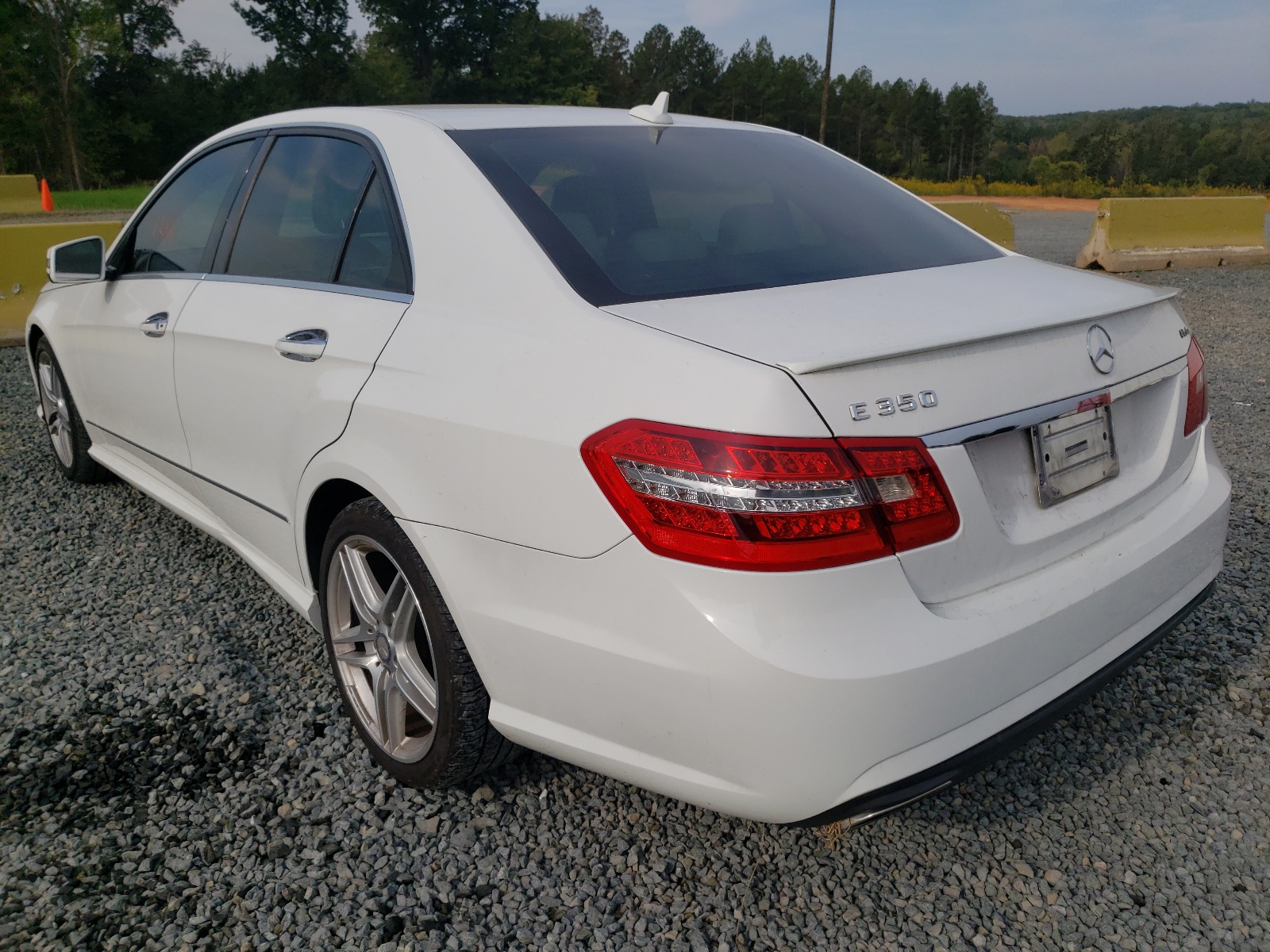Photo 3 from auction – 2013 MERCEDES-BENZ E 350 with VIN WDDHF5KB6DA691702