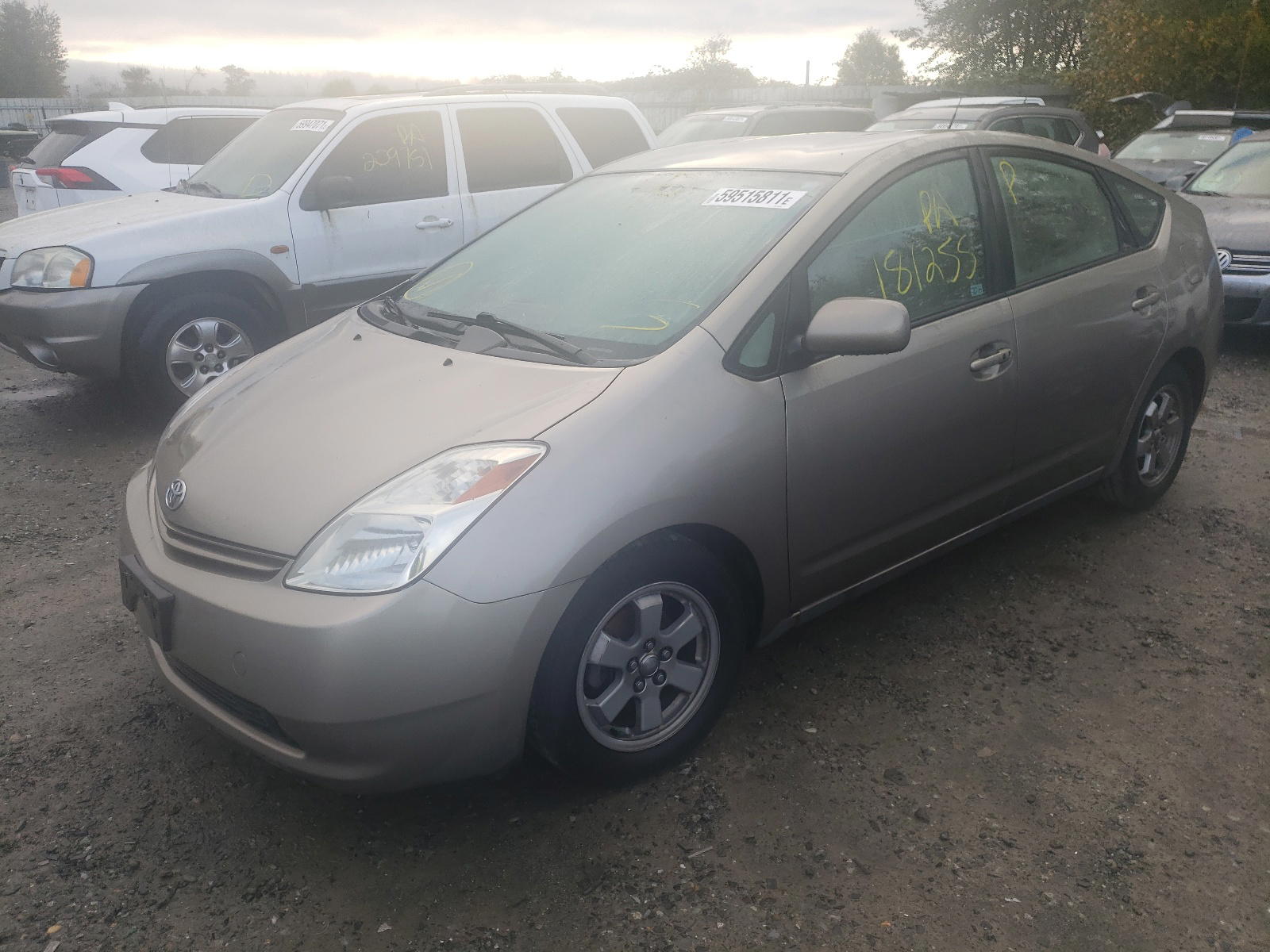 Photo 2 from auction – 2005 TOYOTA PRIUS with VIN JTDKB20U853055366